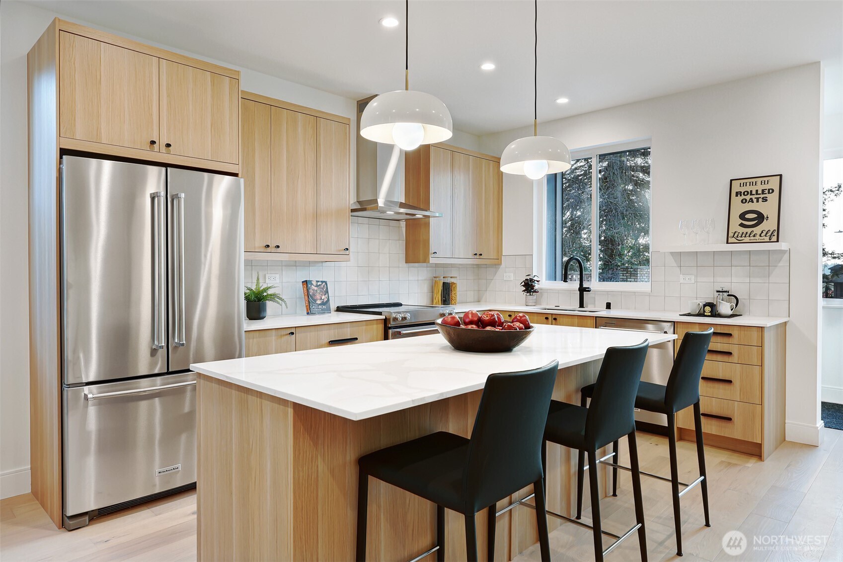 8810 41st Avenue Southwest Seattle, WA 98136 - Photo 11 of 38