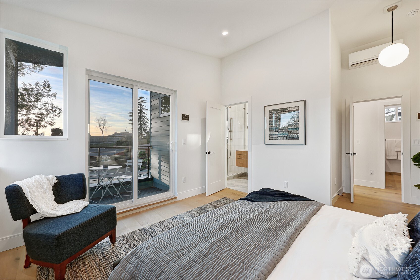 8810 41st Avenue Southwest Seattle, WA 98136 - Photo 17 of 38