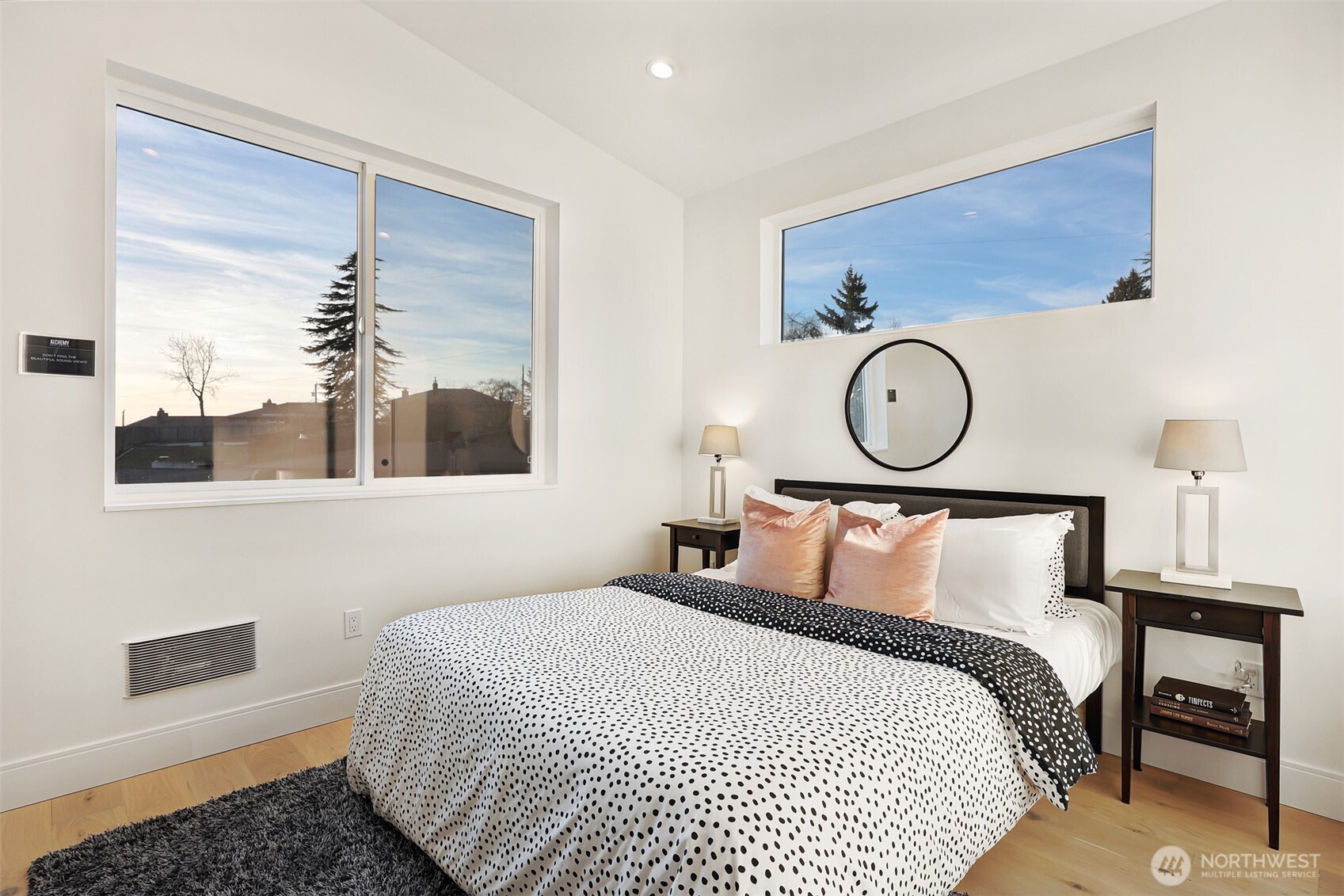 8810 41st Avenue Southwest Seattle, WA 98136 - Photo 23 of 38