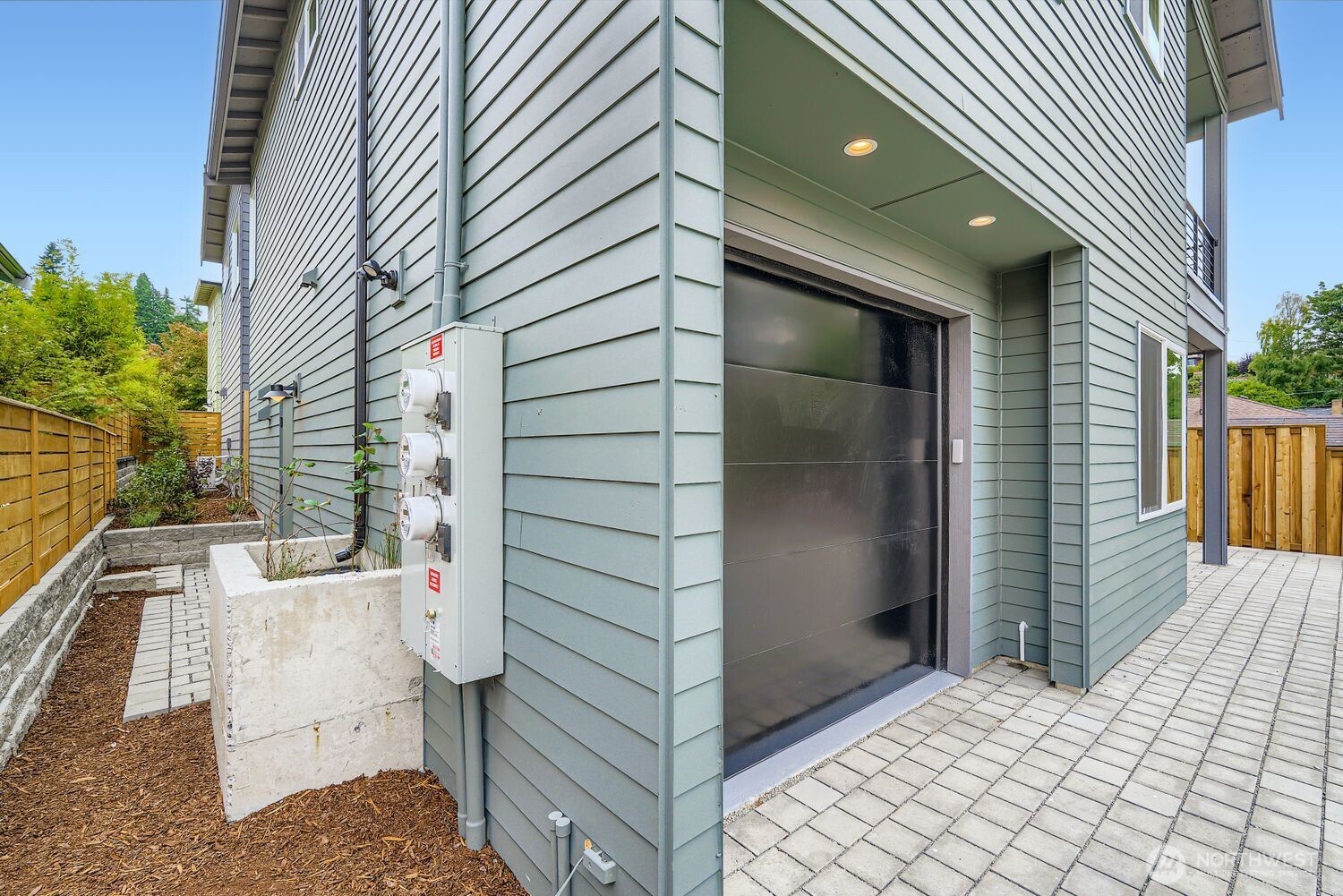 8810 41st Avenue Southwest Seattle, WA 98136 - Photo 3 of 38