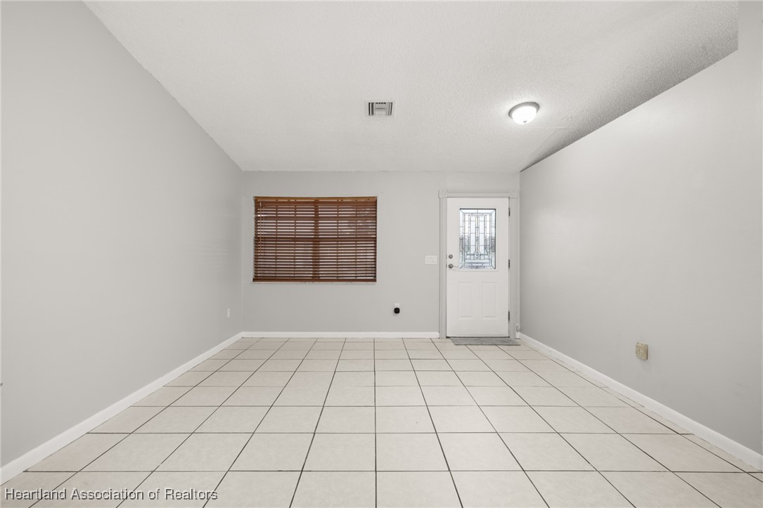 4107 Ramiro Street Sebring, FL 33872 - Photo 4 of 46 Gallery Image 4