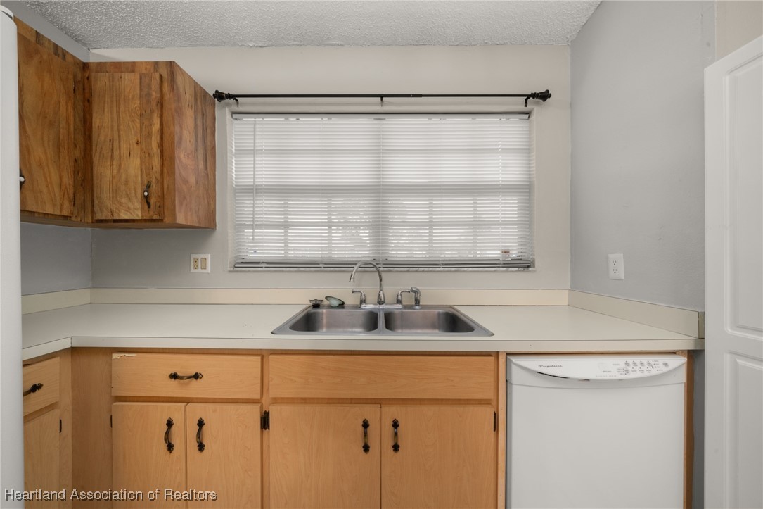4107 Ramiro Street Sebring, FL 33872 - Photo 8 of 46 Gallery Image 8