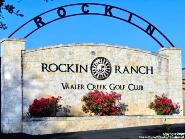 $2,595 | 101 Daniel Jackson, Blanco, TX 78606