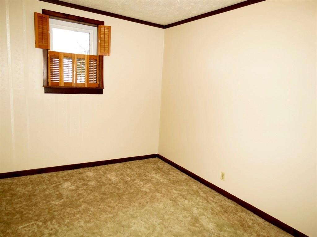 651 Jackson Street Hope, IN 47246 - Photo 13 of 21 Gallery Image 13