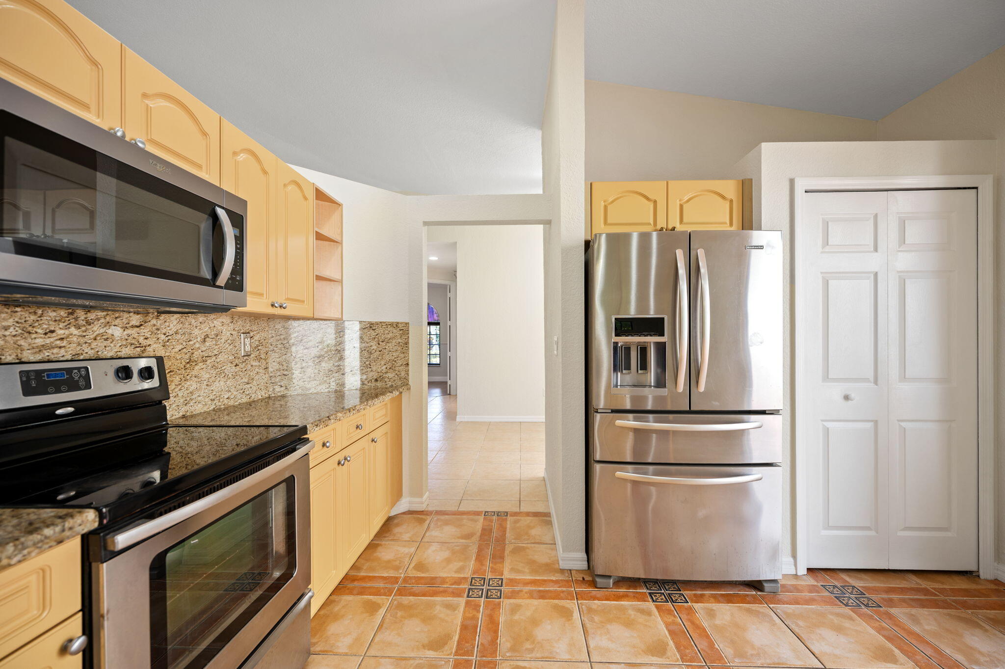 7039 Golf Pointe Circle Tamarac, FL 33321 - Photo 12 of 34 15-web-or-mls-7039-golf-pointe-cir