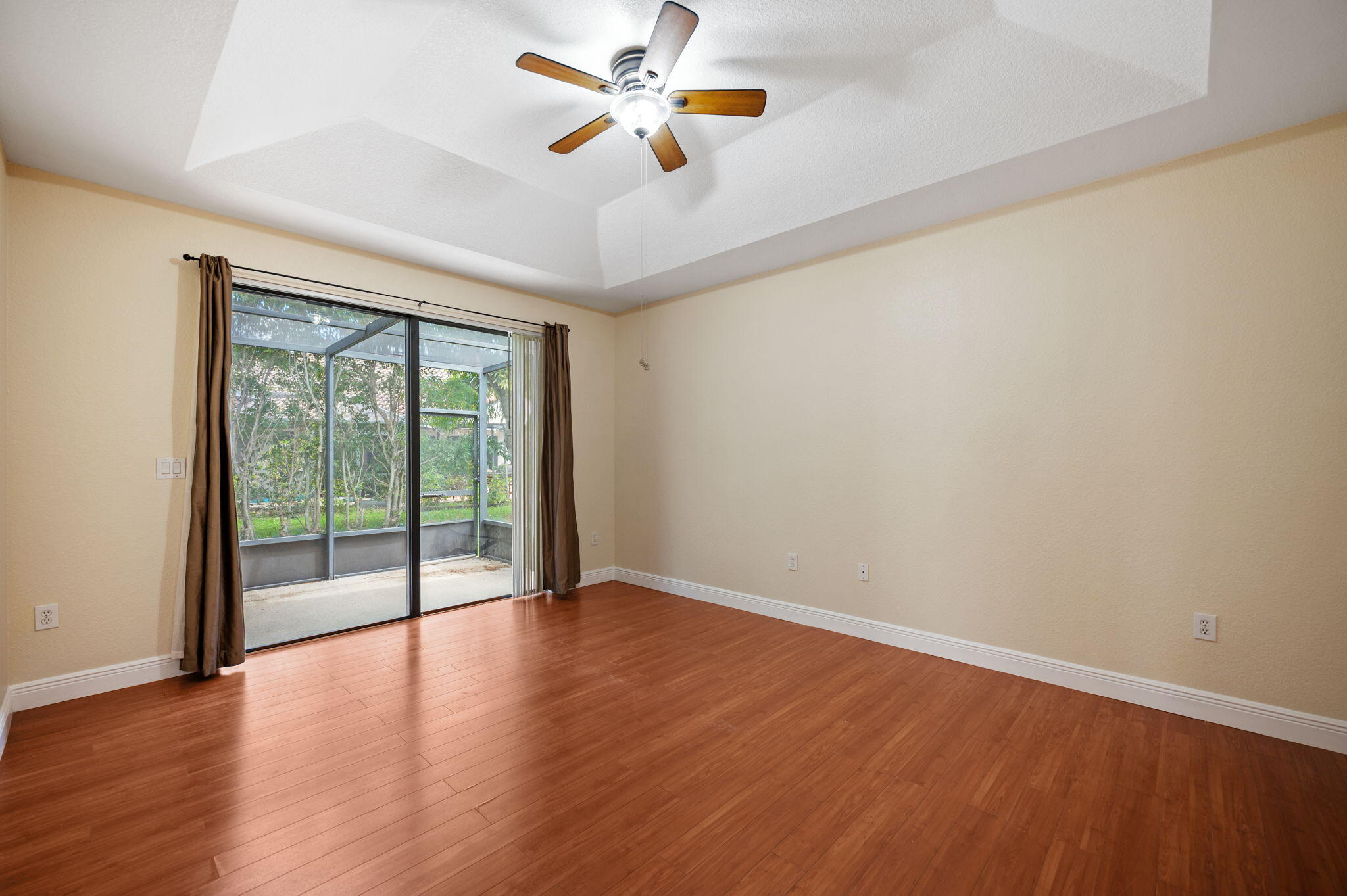 7039 Golf Pointe Circle Tamarac, FL 33321 - Photo 13 of 34 16-web-or-mls-7039-golf-pointe-cir