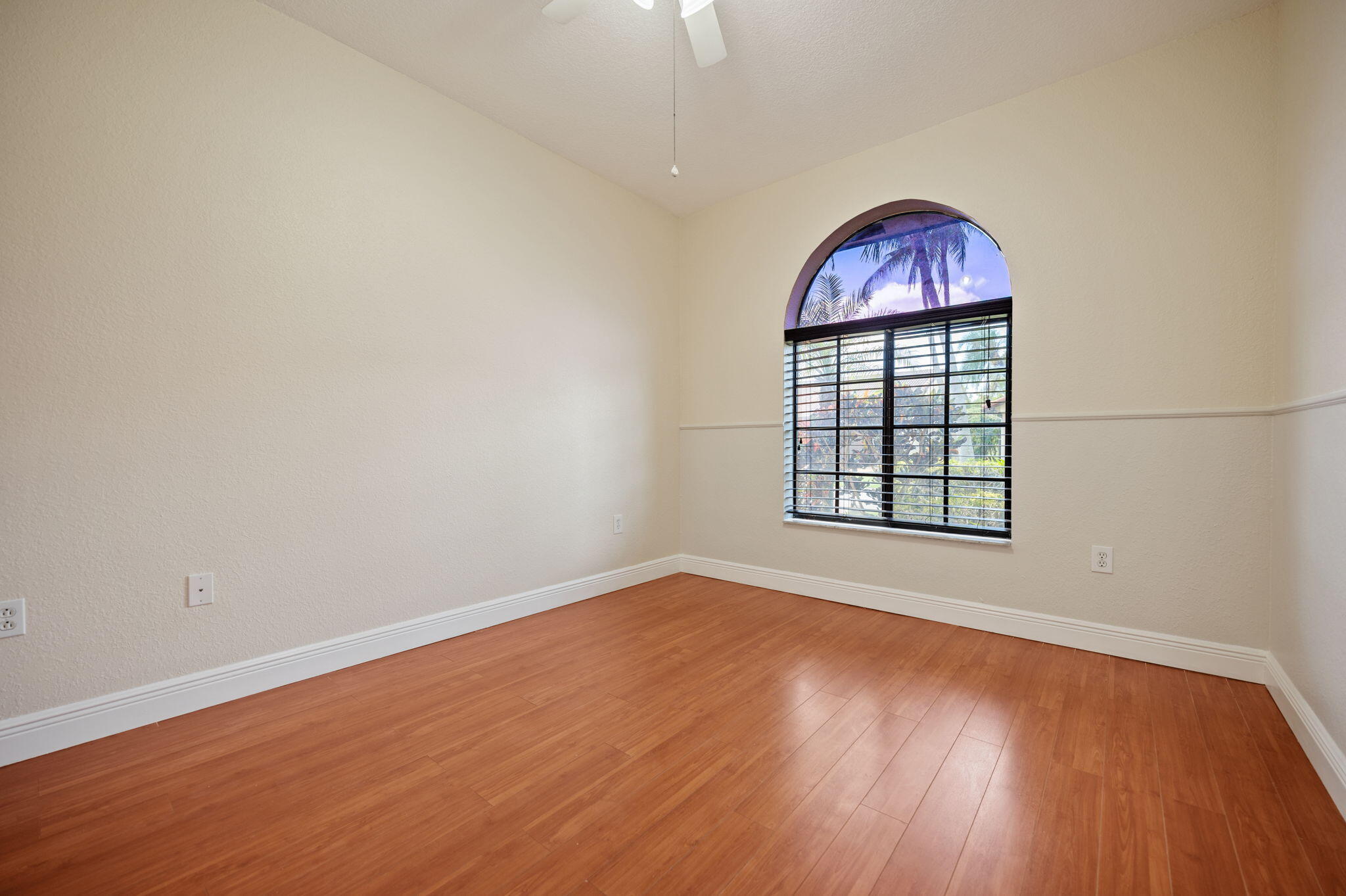 7039 Golf Pointe Circle Tamarac, FL 33321 - Photo 19 of 34 22-web-or-mls-7039-golf-pointe-cir