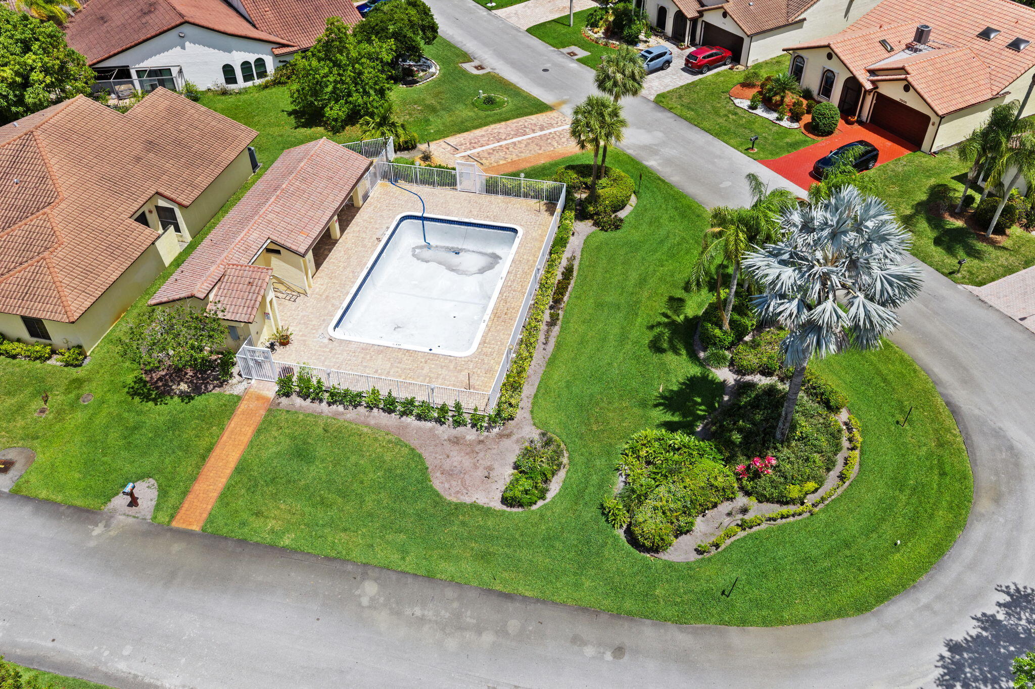 7039 Golf Pointe Circle Tamarac, FL 33321 - Photo 27 of 34 30-web-or-mls-7039-golf-pointe-cir