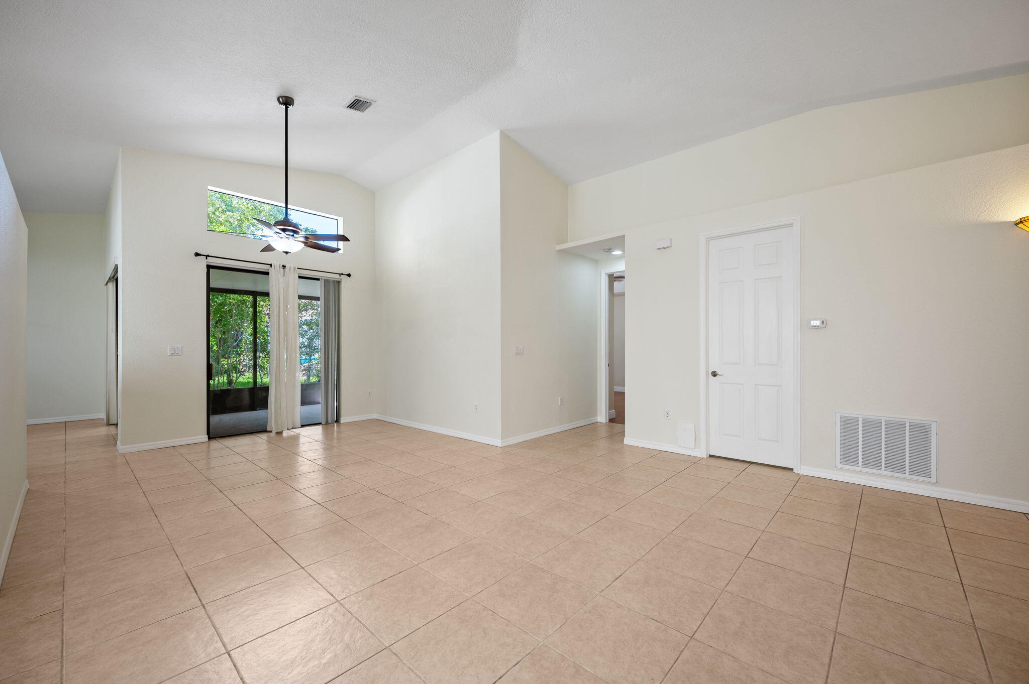 7039 Golf Pointe Circle Tamarac, FL 33321 - Photo 6 of 34 9-web-or-mls-7039-golf-pointe-cir