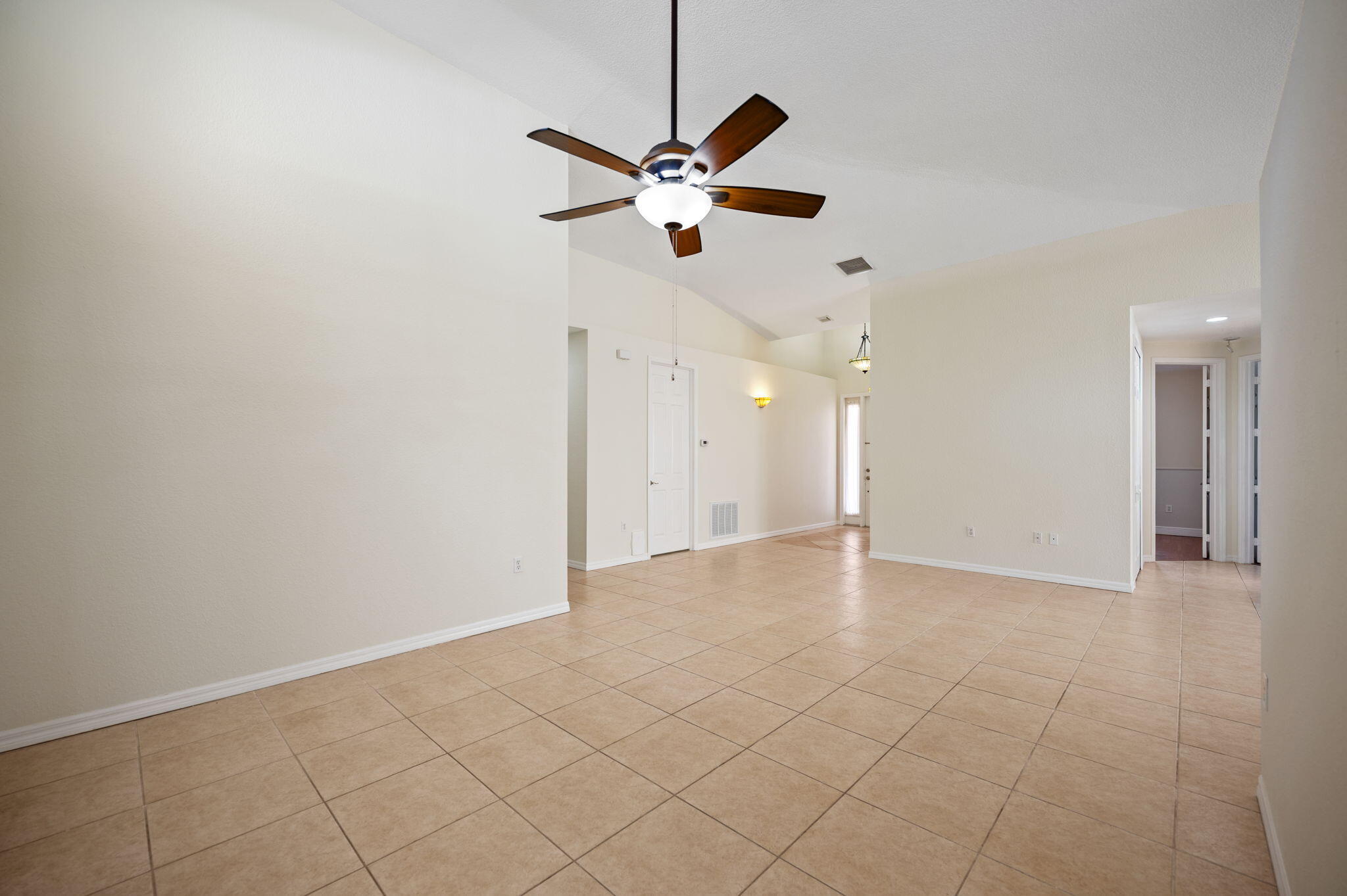 7039 Golf Pointe Circle Tamarac, FL 33321 - Photo 7 of 34 10-web-or-mls-7039-golf-pointe-cir