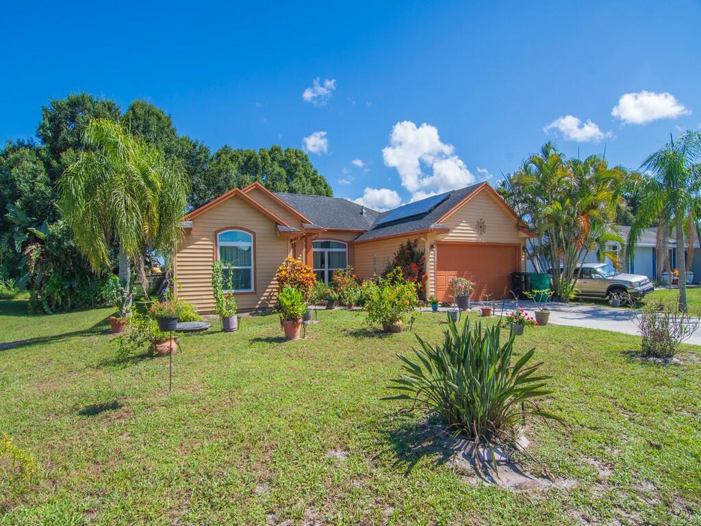 714 Southwest Andrew Road Port St. Lucie, FL 34953 - Photo 3 of 33 Resized031