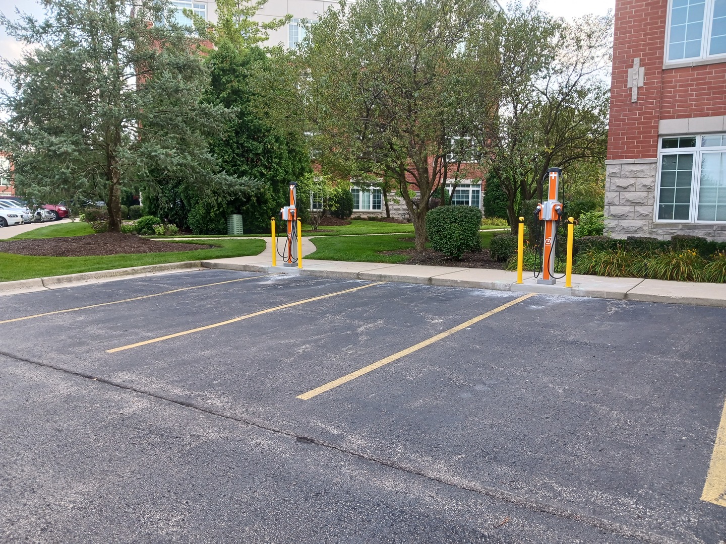 640 McHenry Road, Unit 208 Wheeling, IL 60090 - Photo 20 of 21 a view of road with entertaining space