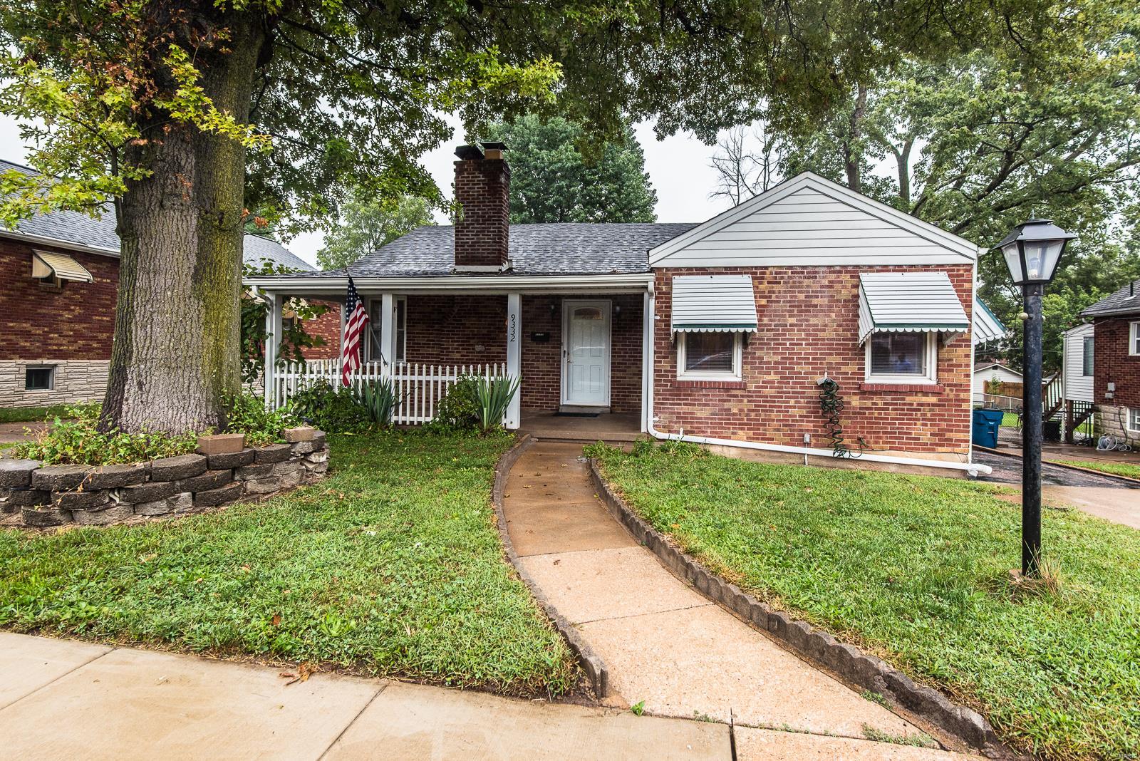 9332 MacKenzie Road St. Louis, MO 63123 - Photo 1 of 28