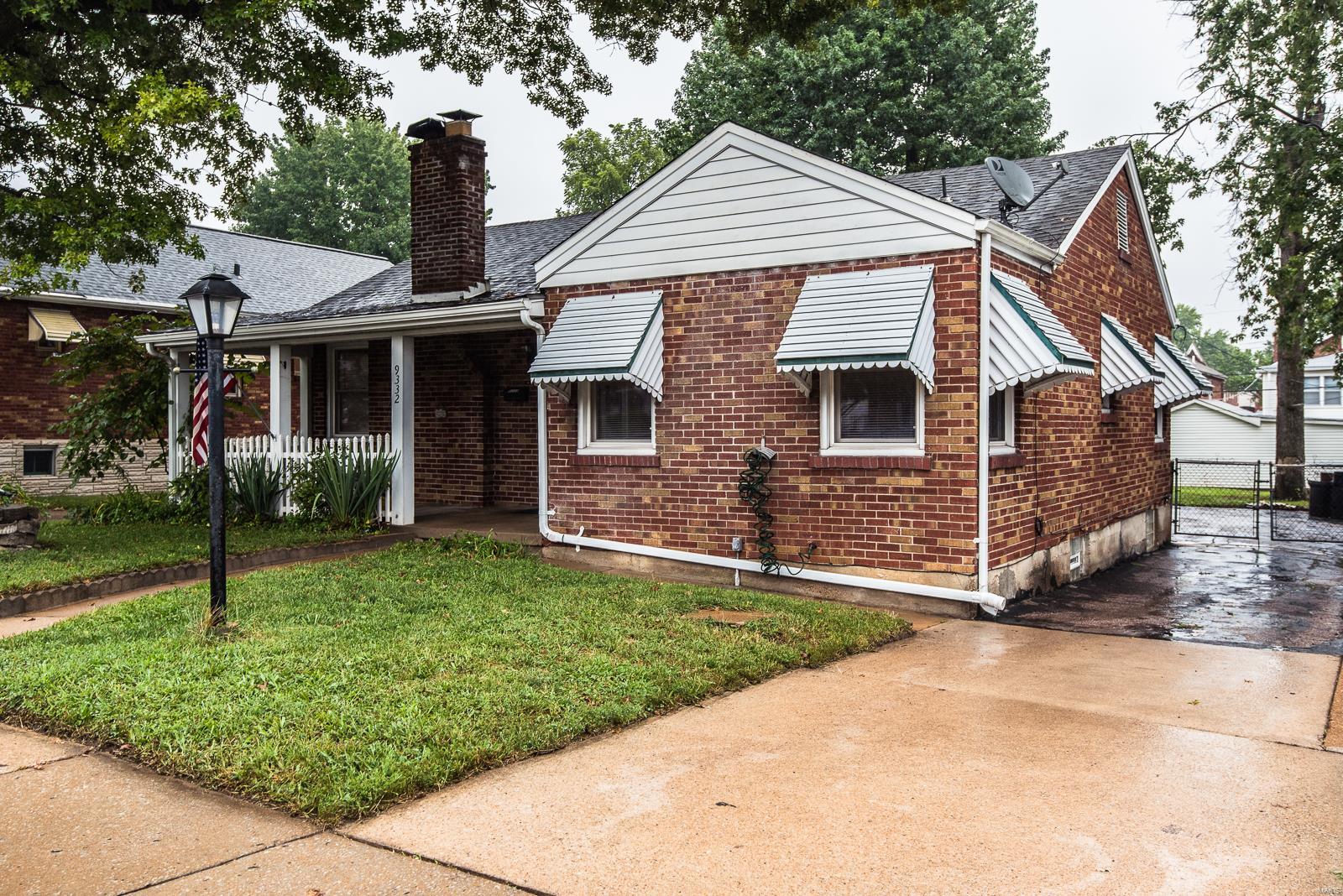 9332 MacKenzie Road St. Louis, MO 63123 - Photo 2 of 28