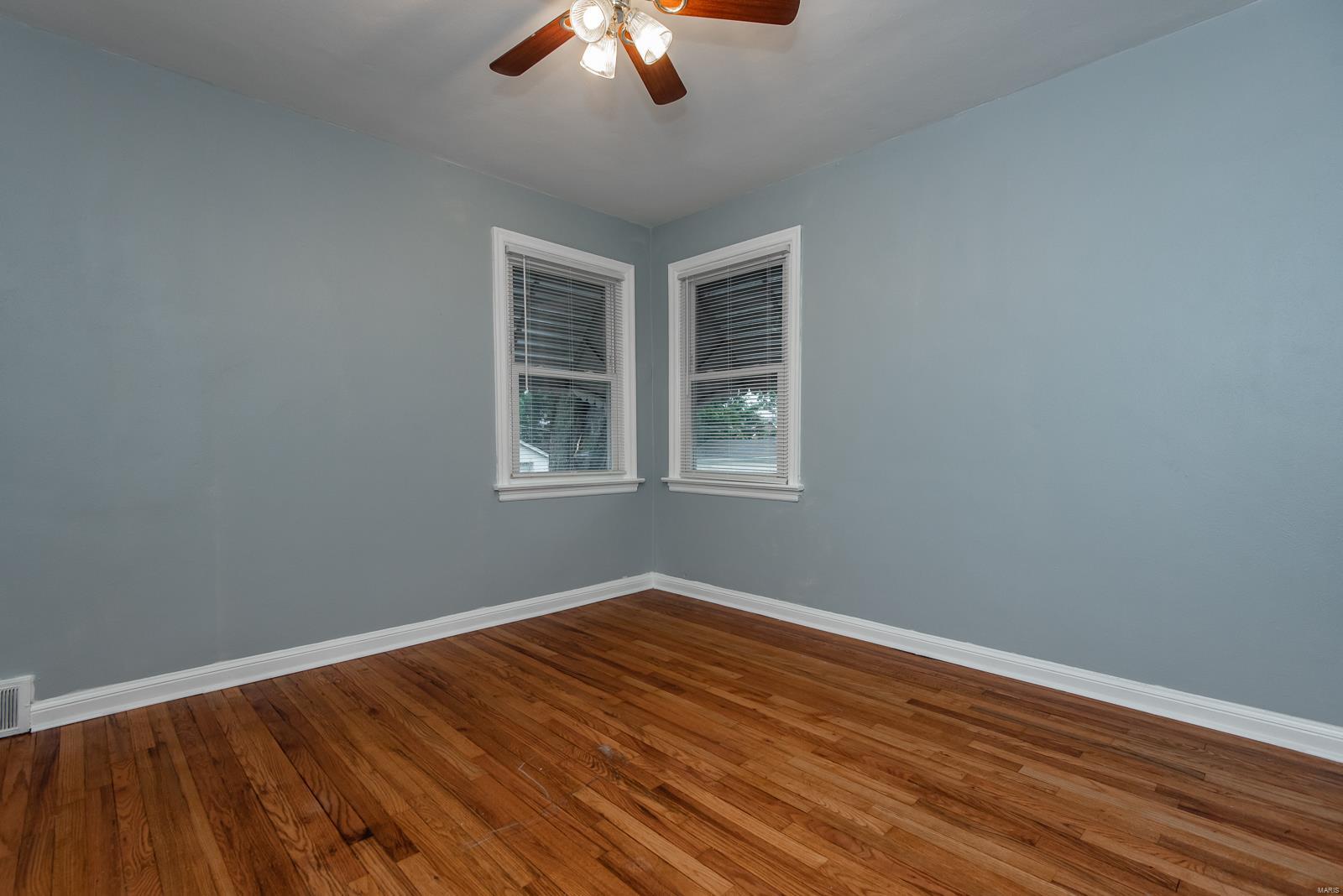 9332 MacKenzie Road St. Louis, MO 63123 - Photo 12 of 28