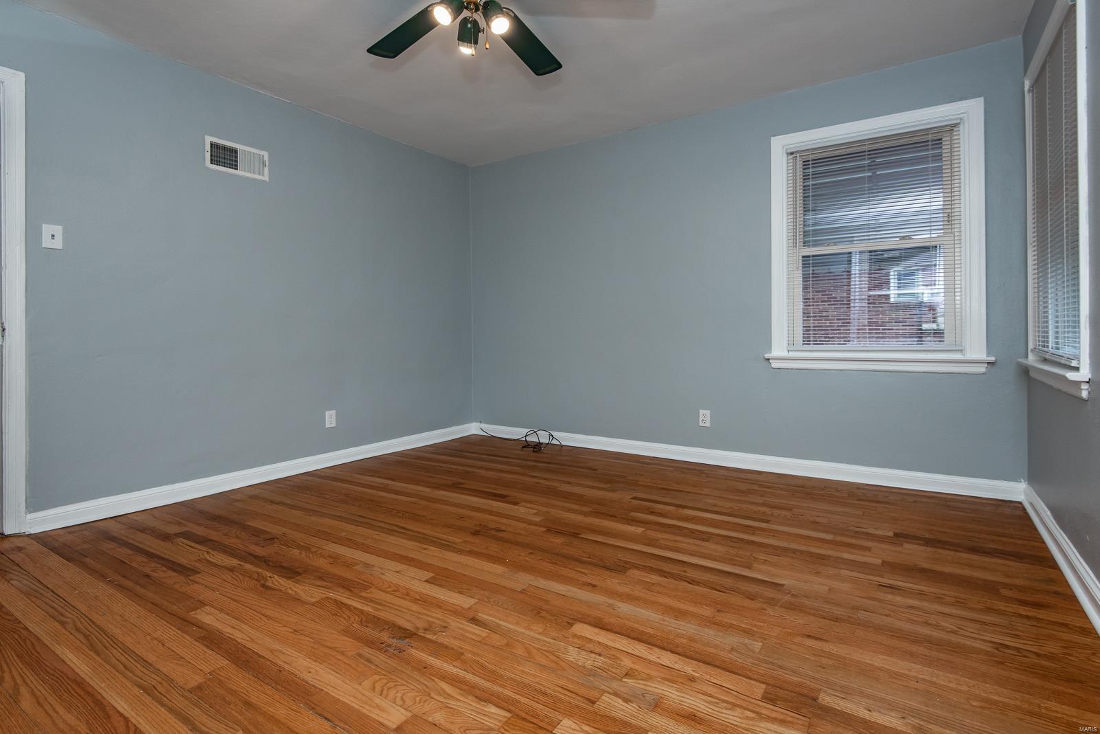 9332 MacKenzie Road St. Louis, MO 63123 - Photo 13 of 28