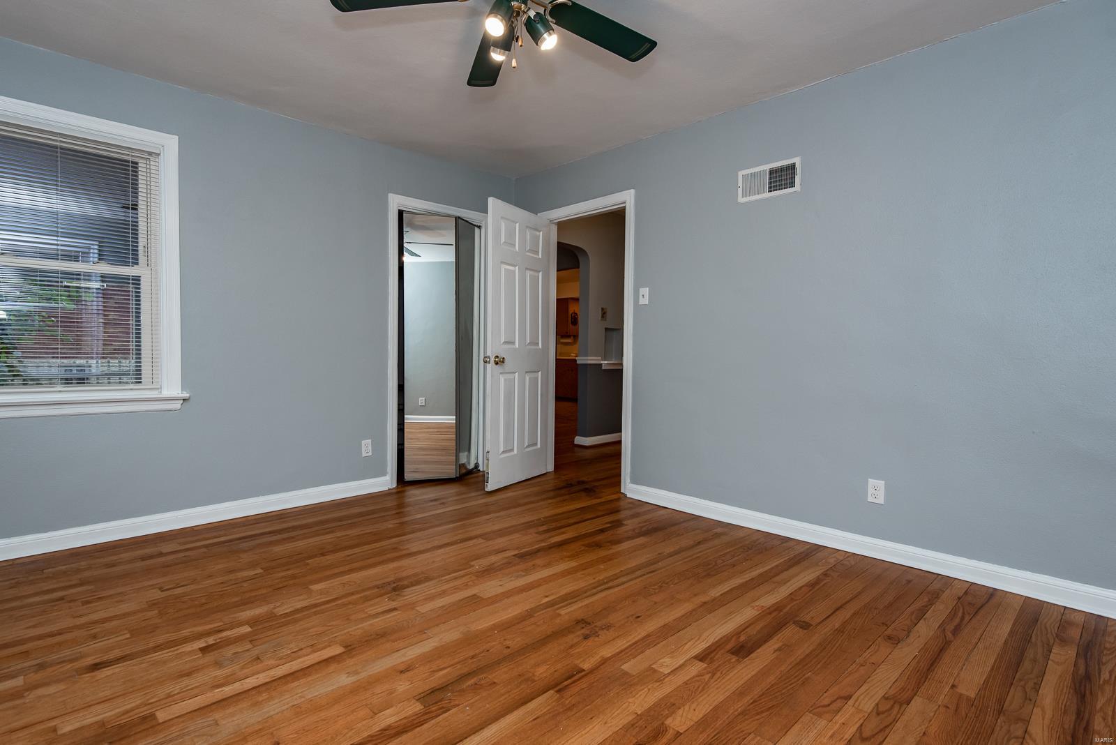 9332 MacKenzie Road St. Louis, MO 63123 - Photo 14 of 28