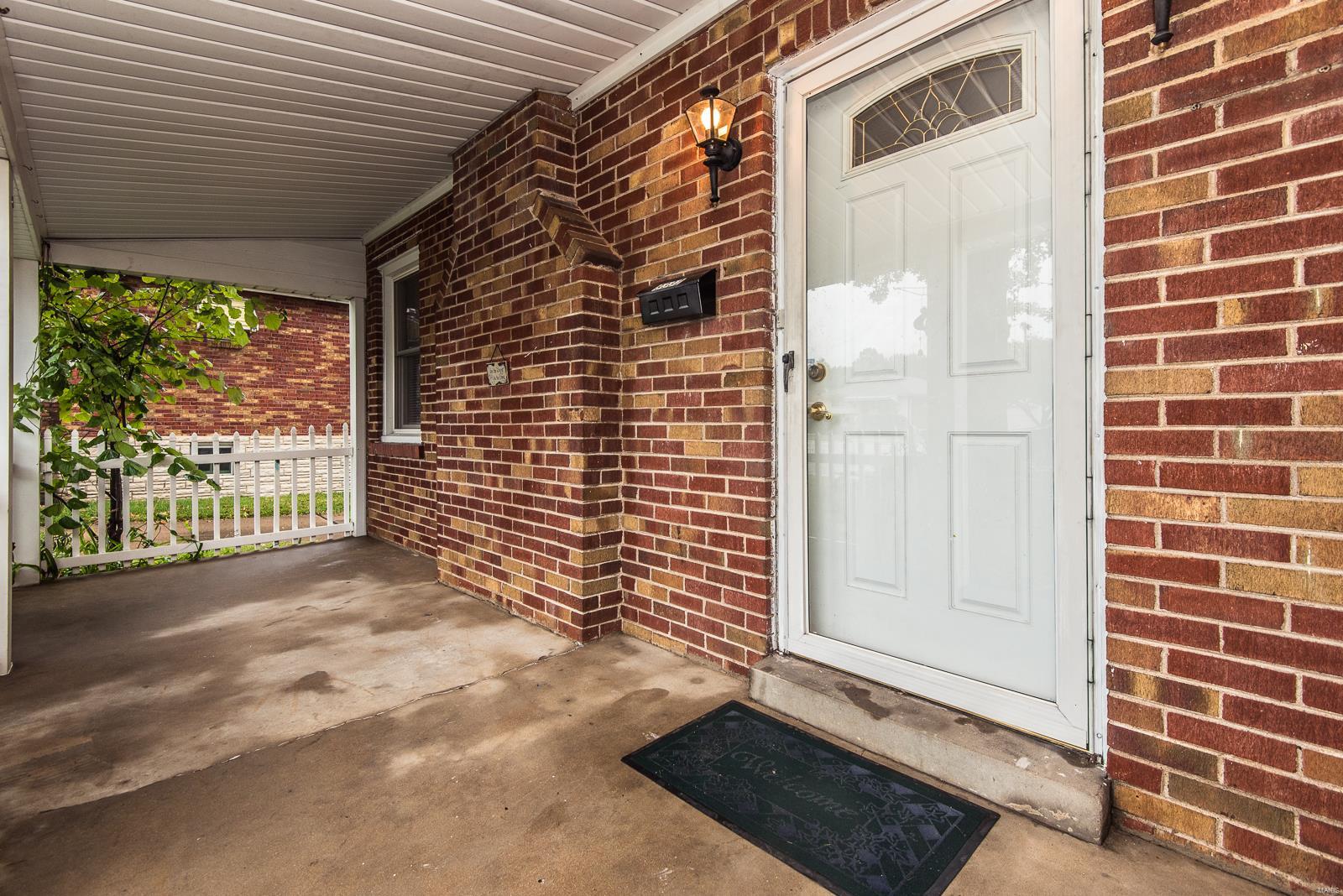 9332 MacKenzie Road St. Louis, MO 63123 - Photo 3 of 28