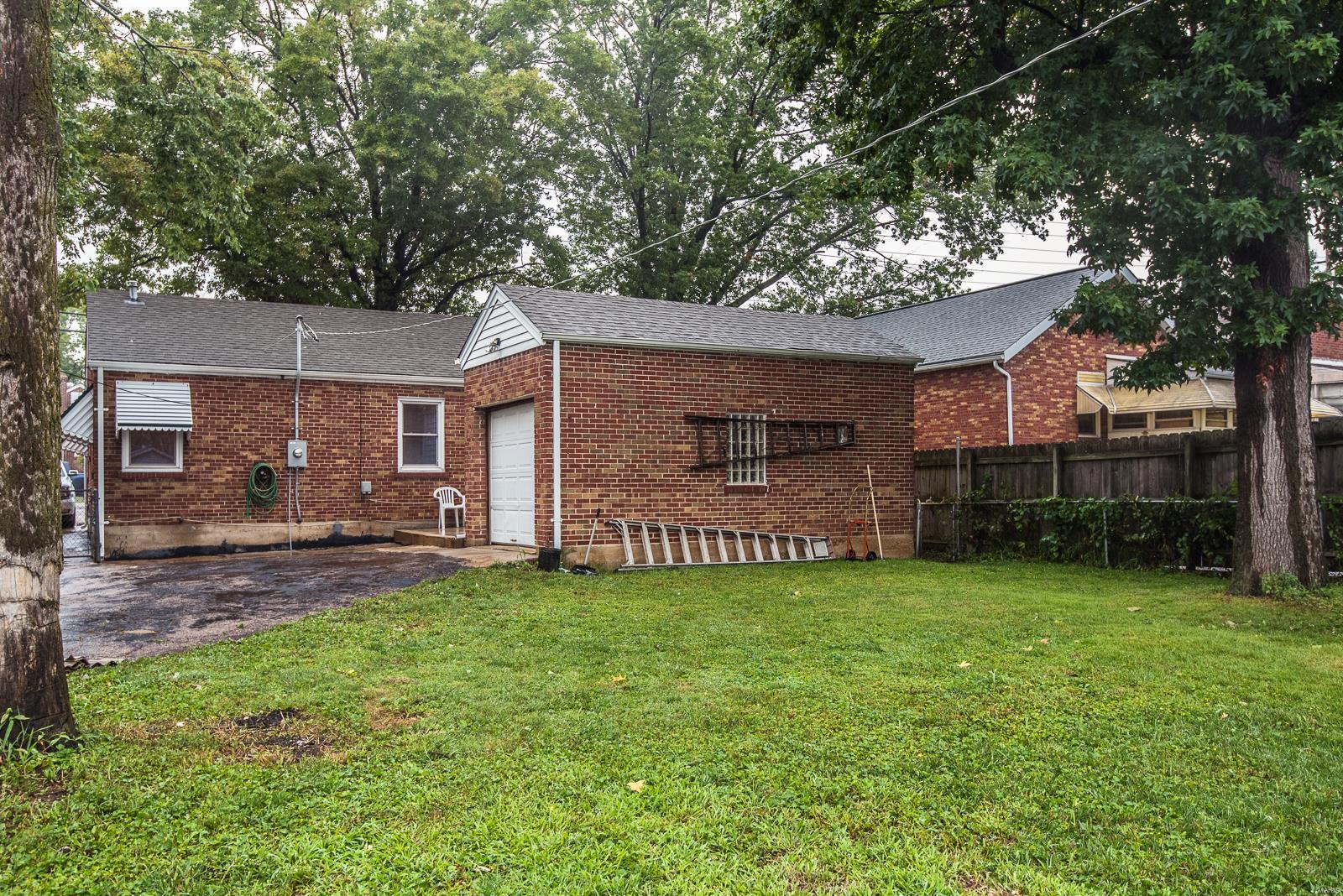 9332 MacKenzie Road St. Louis, MO 63123 - Photo 25 of 28