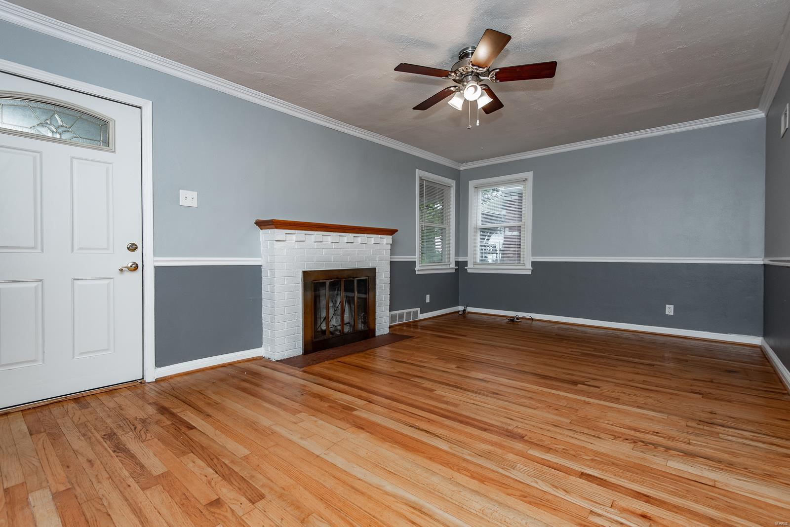 9332 MacKenzie Road St. Louis, MO 63123 - Photo 4 of 28
