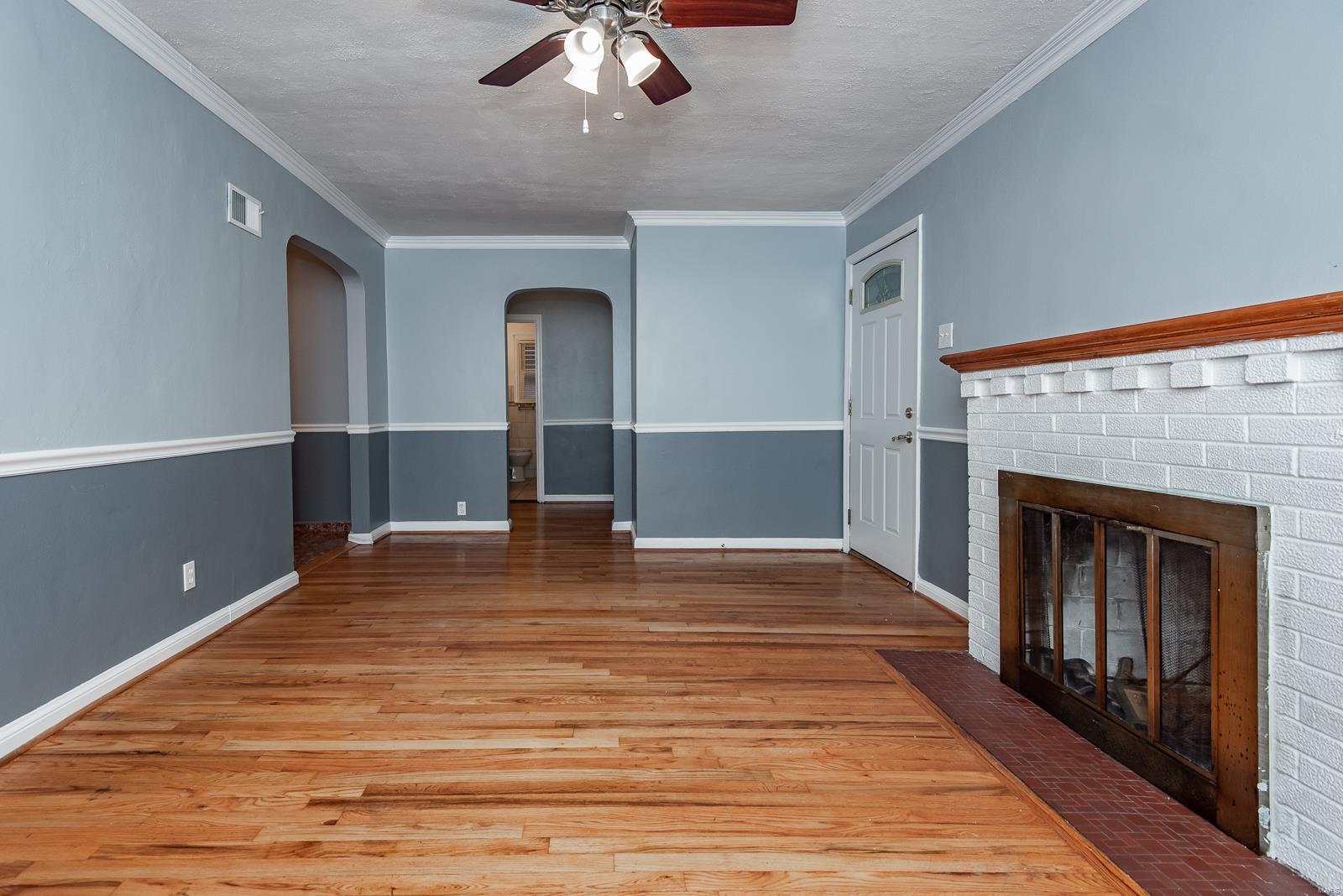 9332 MacKenzie Road St. Louis, MO 63123 - Photo 6 of 28