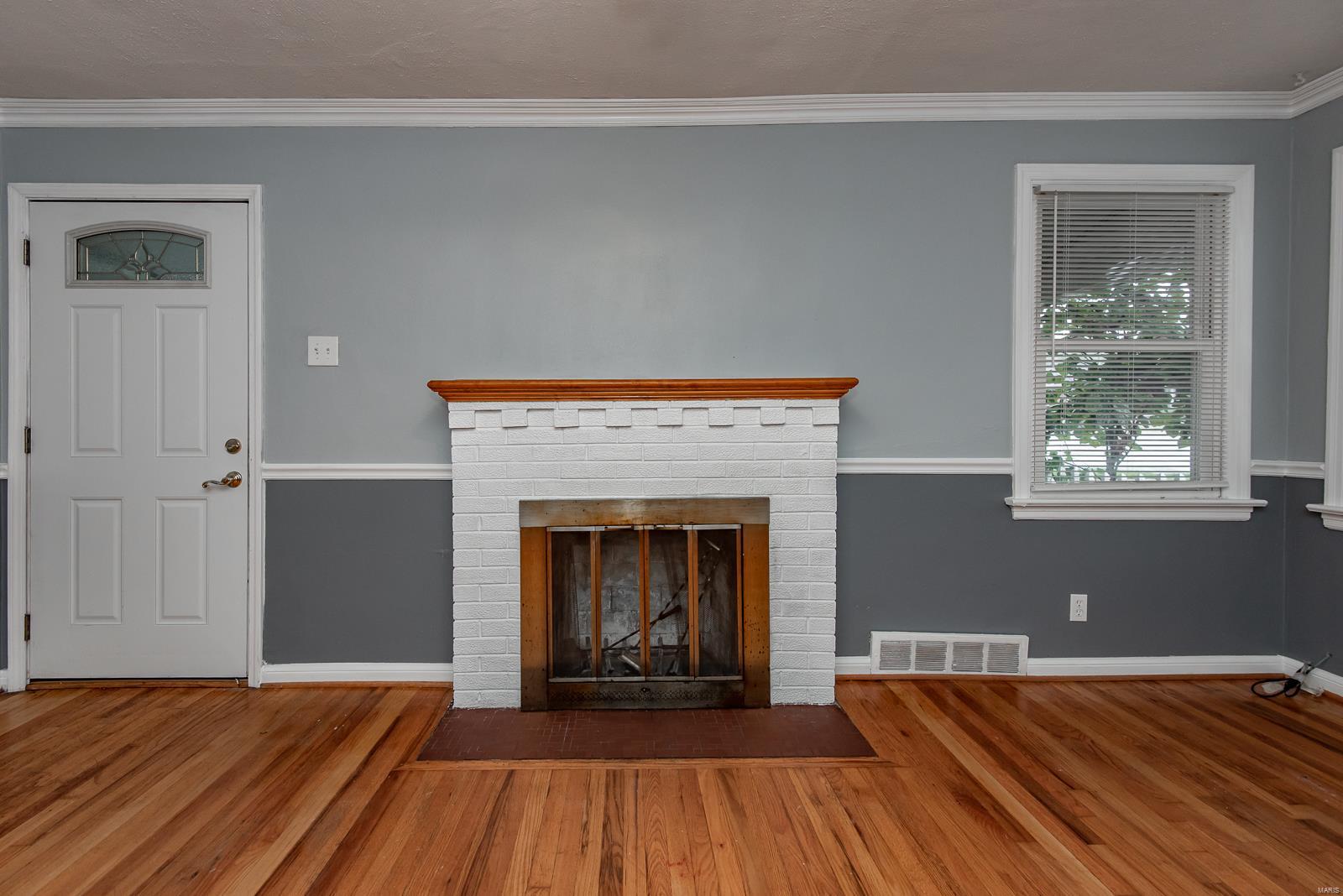 9332 MacKenzie Road St. Louis, MO 63123 - Photo 7 of 28