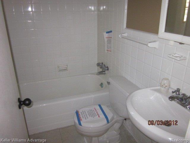 9639 Inkster Road Livonia, MI 48150 - Photo 3 of 7 100.JPG