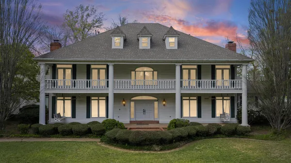 $825,000 | 6048 Willoughby Oak Lane, Bartlett, TN 38135