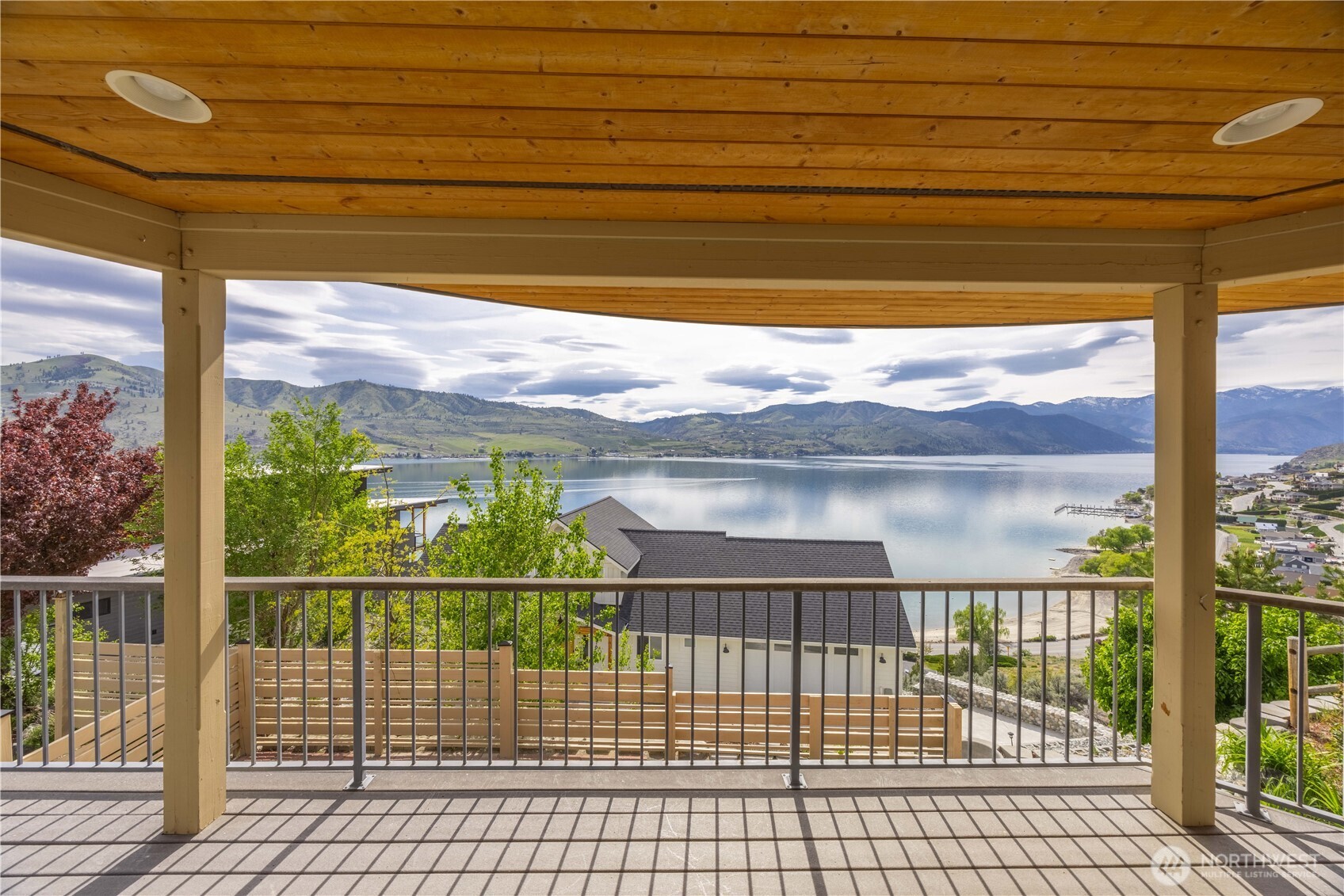 114 Riviera Place Chelan, WA 98816 - Photo 11 of 40 Gallery Image 11