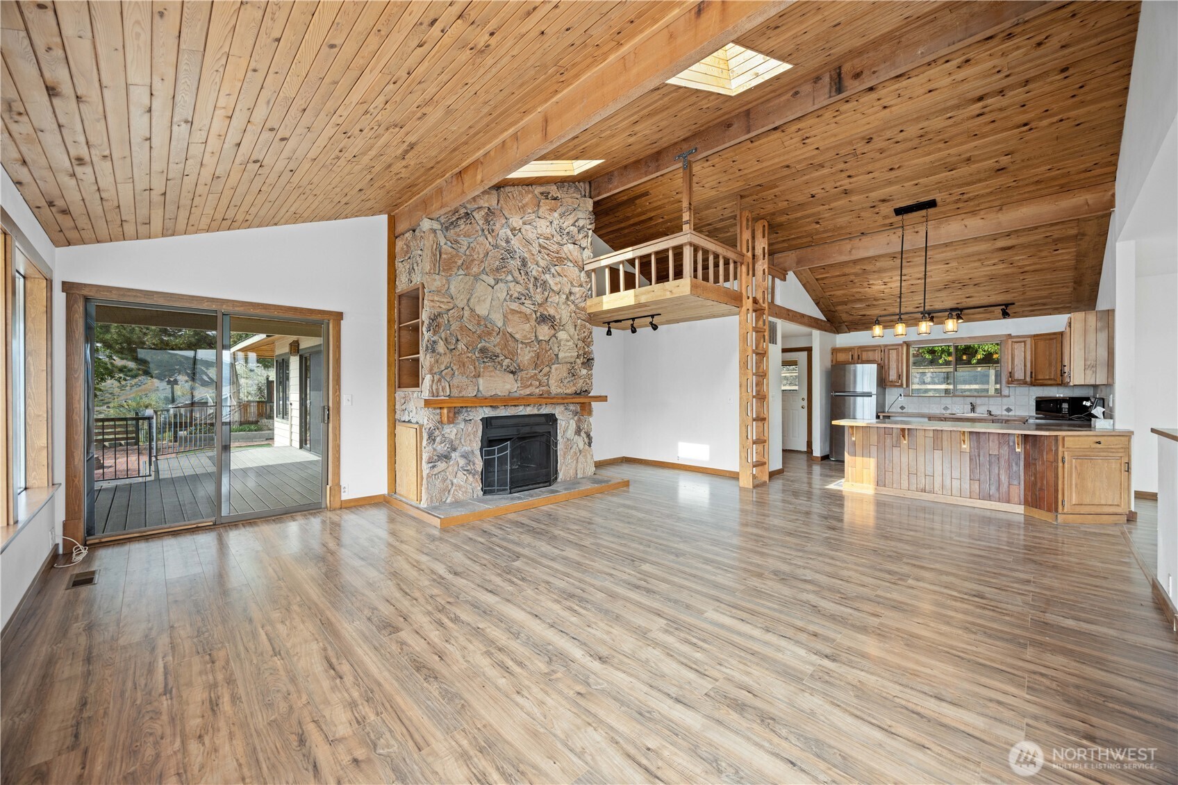 114 Riviera Place Chelan, WA 98816 - Photo 19 of 40 Gallery Image 19