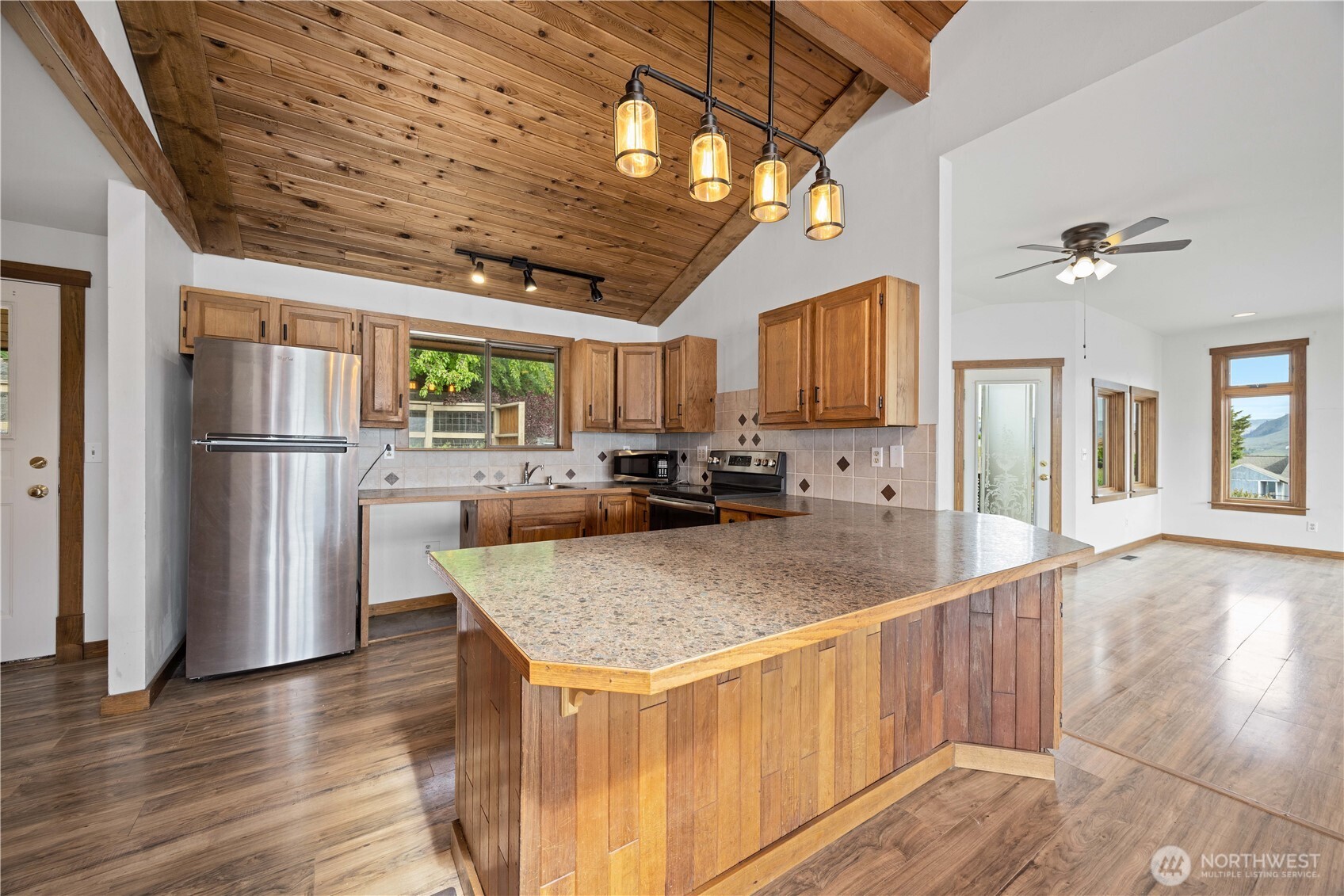 114 Riviera Place Chelan, WA 98816 - Photo 21 of 40 Gallery Image 21