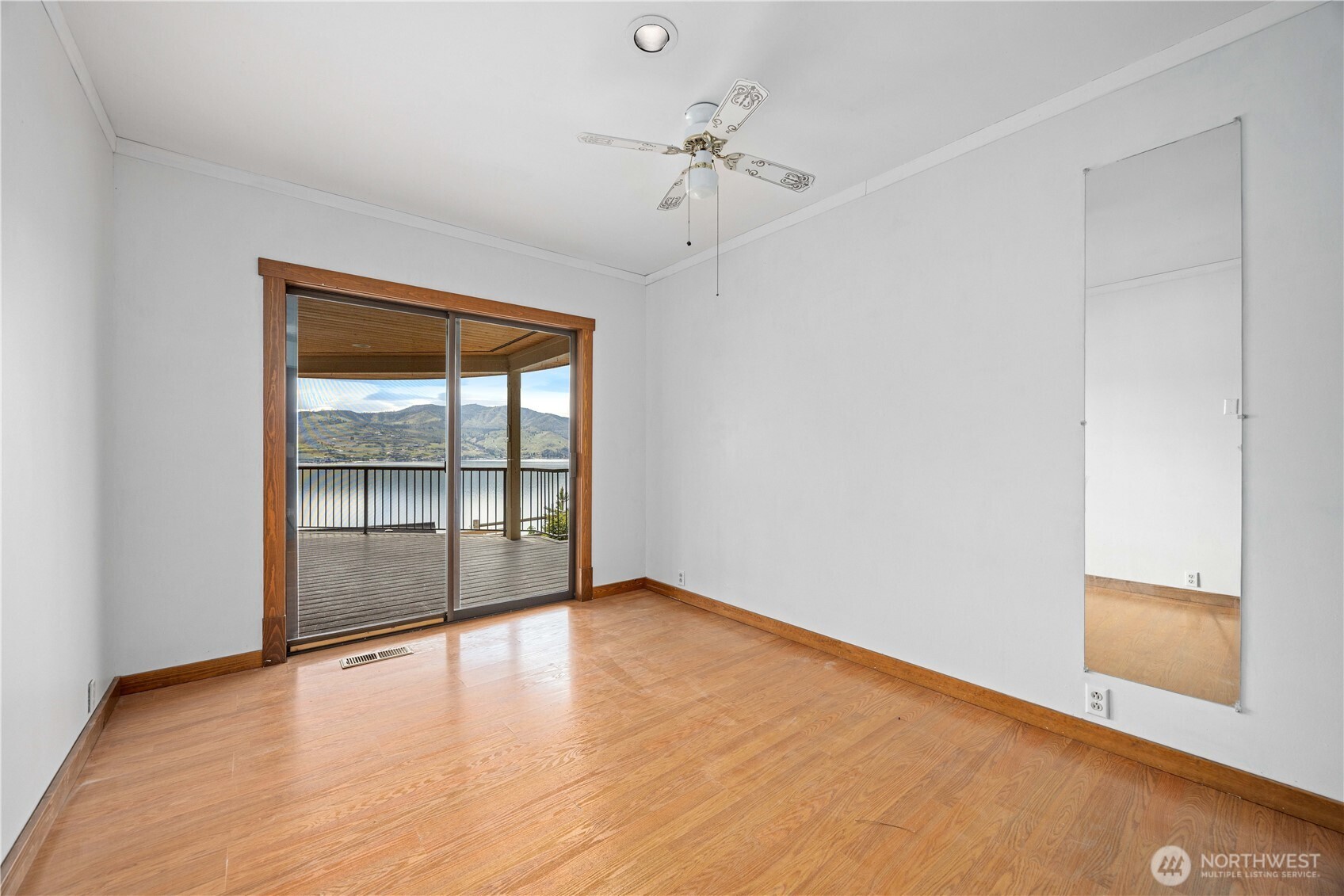 114 Riviera Place Chelan, WA 98816 - Photo 25 of 40 Gallery Image 25
