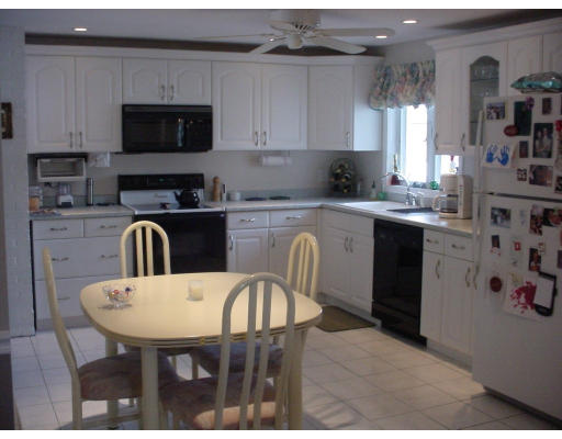 38 Coolidge Road Danvers, MA 01923 - Photo 2 of 8 Gallery Image 2