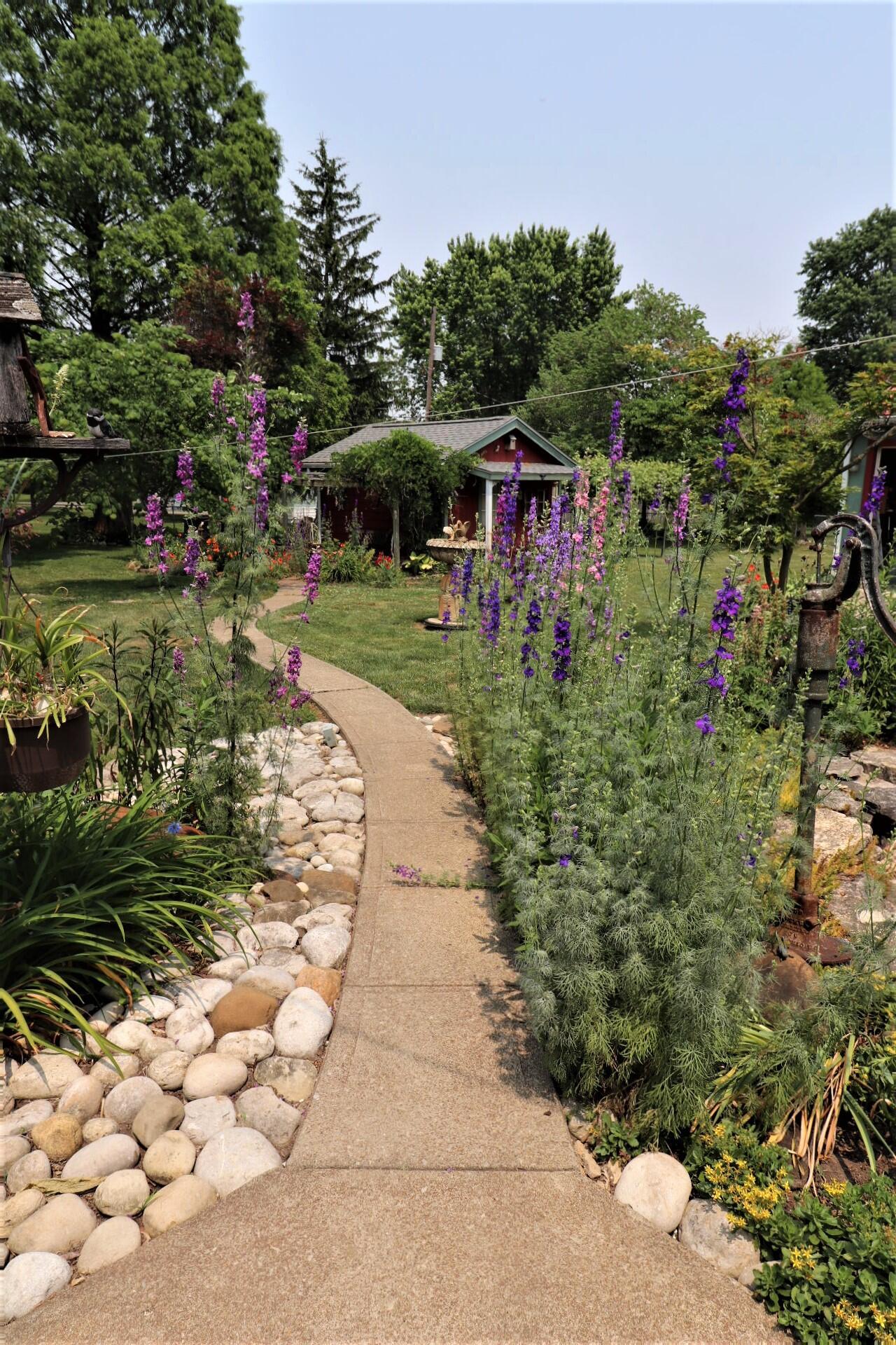 138 Marilla Road Columbus, OH 43207 - Photo 47 of 87 And now into this enchanting backyard