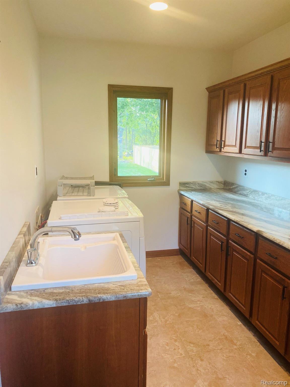 36904 Goddard Road Romulus, MI 48174 - Photo 16 of 25 IMG_2319.JPEG