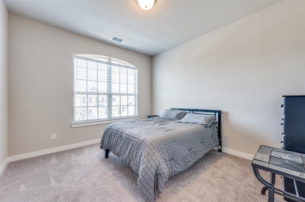 912 Fallbrook Avenue Denton, TX 76210 - Photo 15 of 26