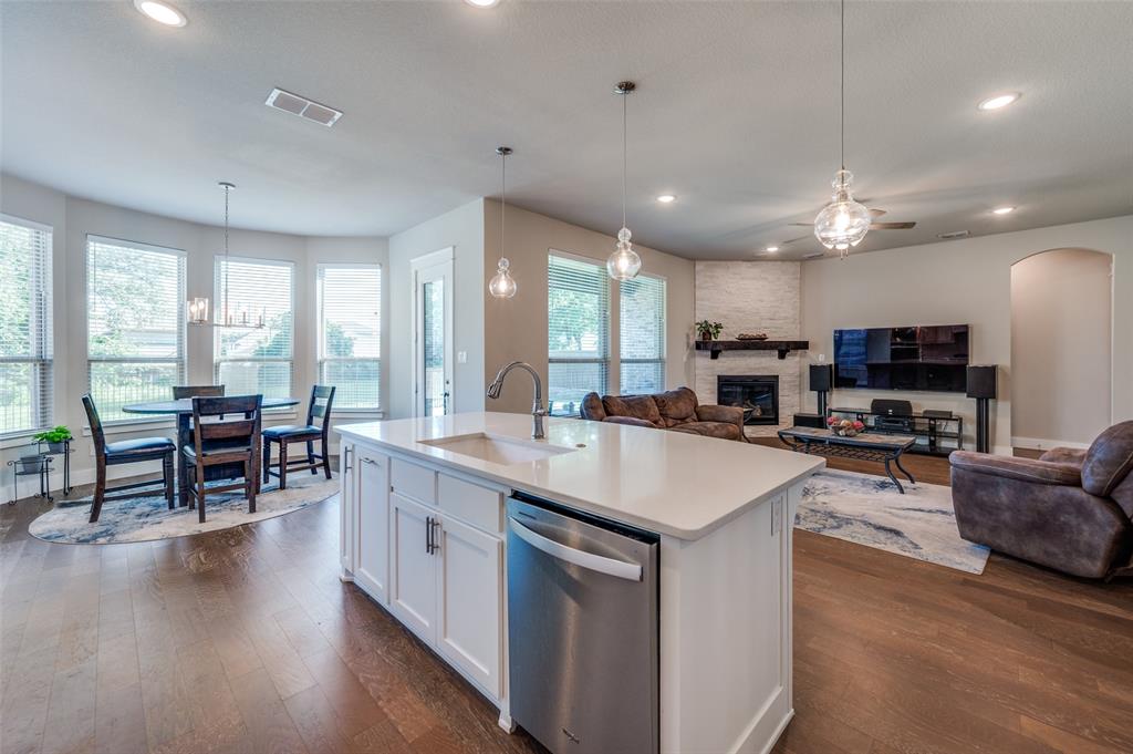 912 Fallbrook Avenue Denton, TX 76210 - Photo 6 of 26