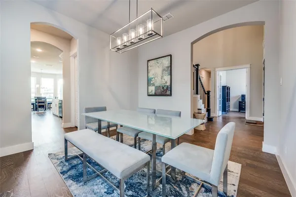 a view of a livingroom and dining room