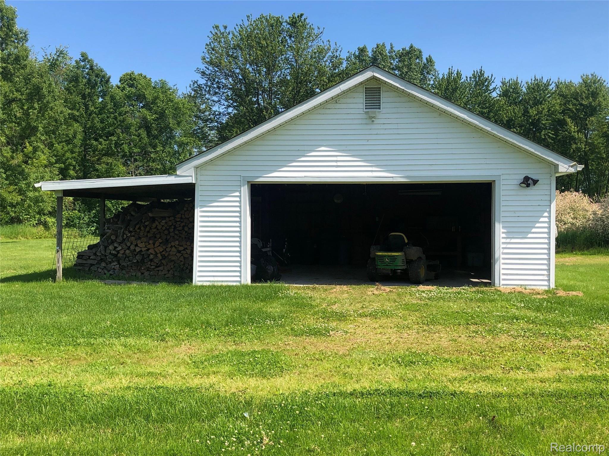 3663 Kilgore Road Avoca, MI 48006 - Photo 31 of 57 Garage with lean-to