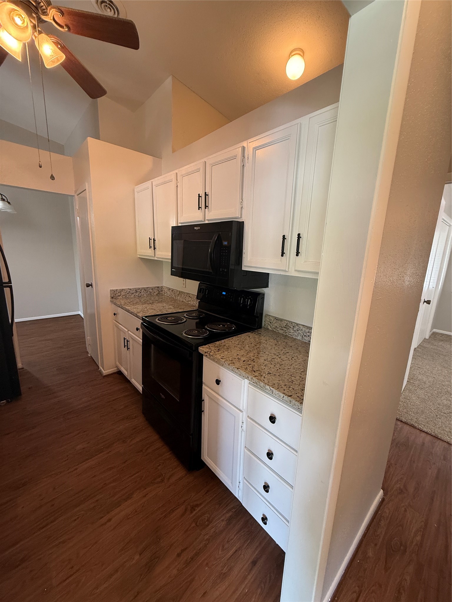 923 Carrell Street, Unit D Tomball, TX 77375 - Photo 6 of 19