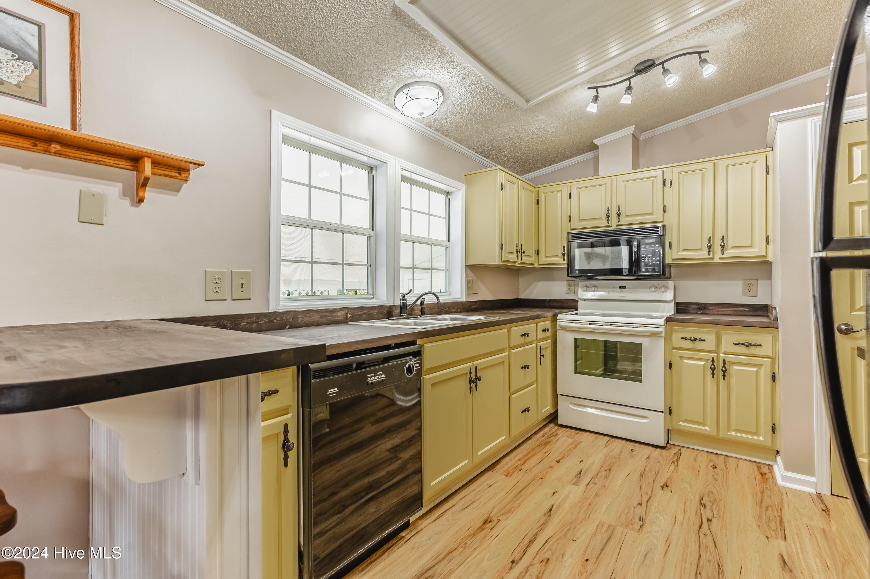 515 Deer Path Calabash, NC 28467 - Photo 9 of 44 515 Deer Path, KITCHEN - 2