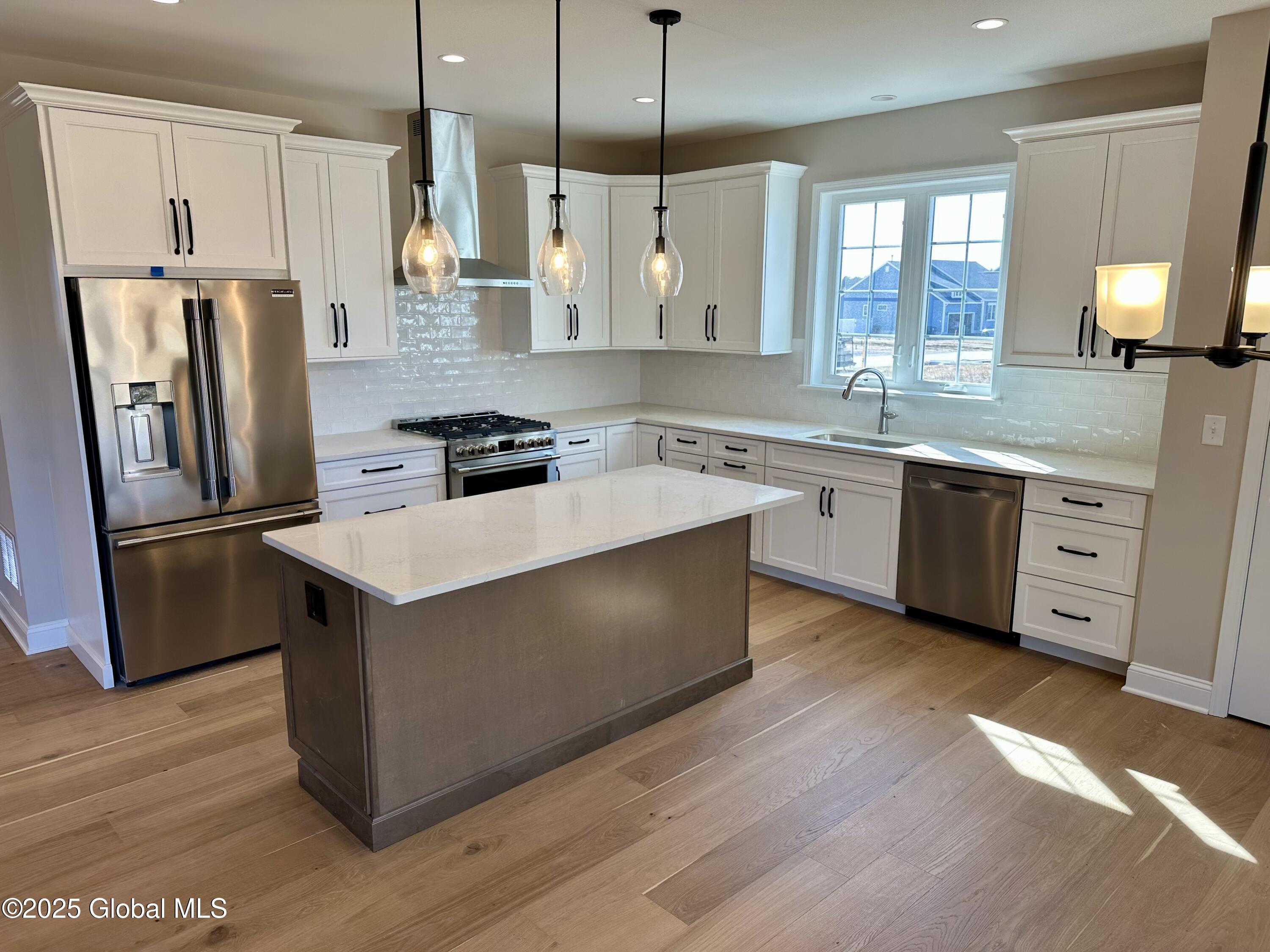 24 Silver Oak Drive Halfmoon, NY 12065 - Photo 3 of 23 Kitchen x6