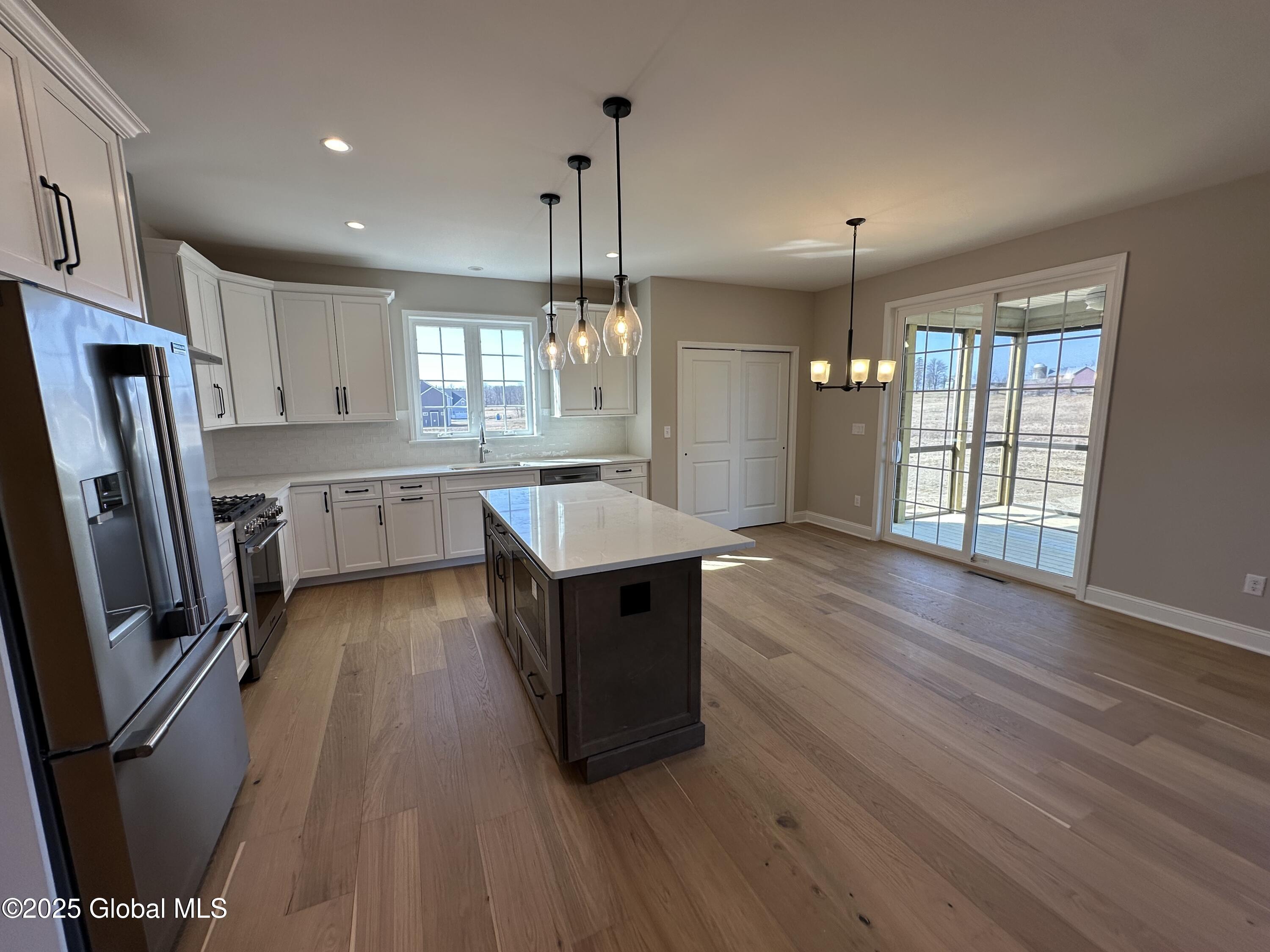 24 Silver Oak Drive Halfmoon, NY 12065 - Photo 6 of 23 GreatRoomx2