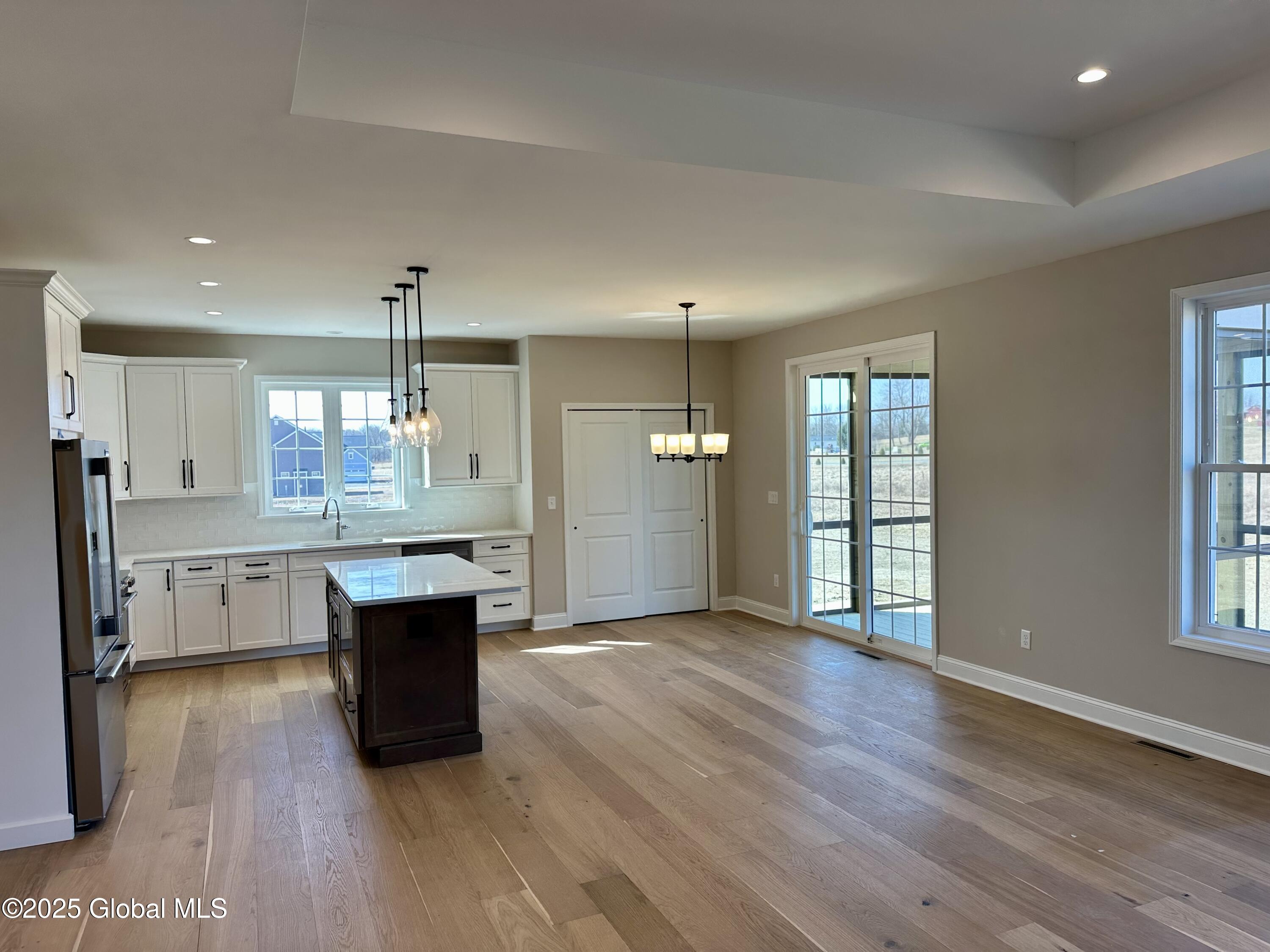 24 Silver Oak Drive Halfmoon, NY 12065 - Photo 7 of 23 GRx1