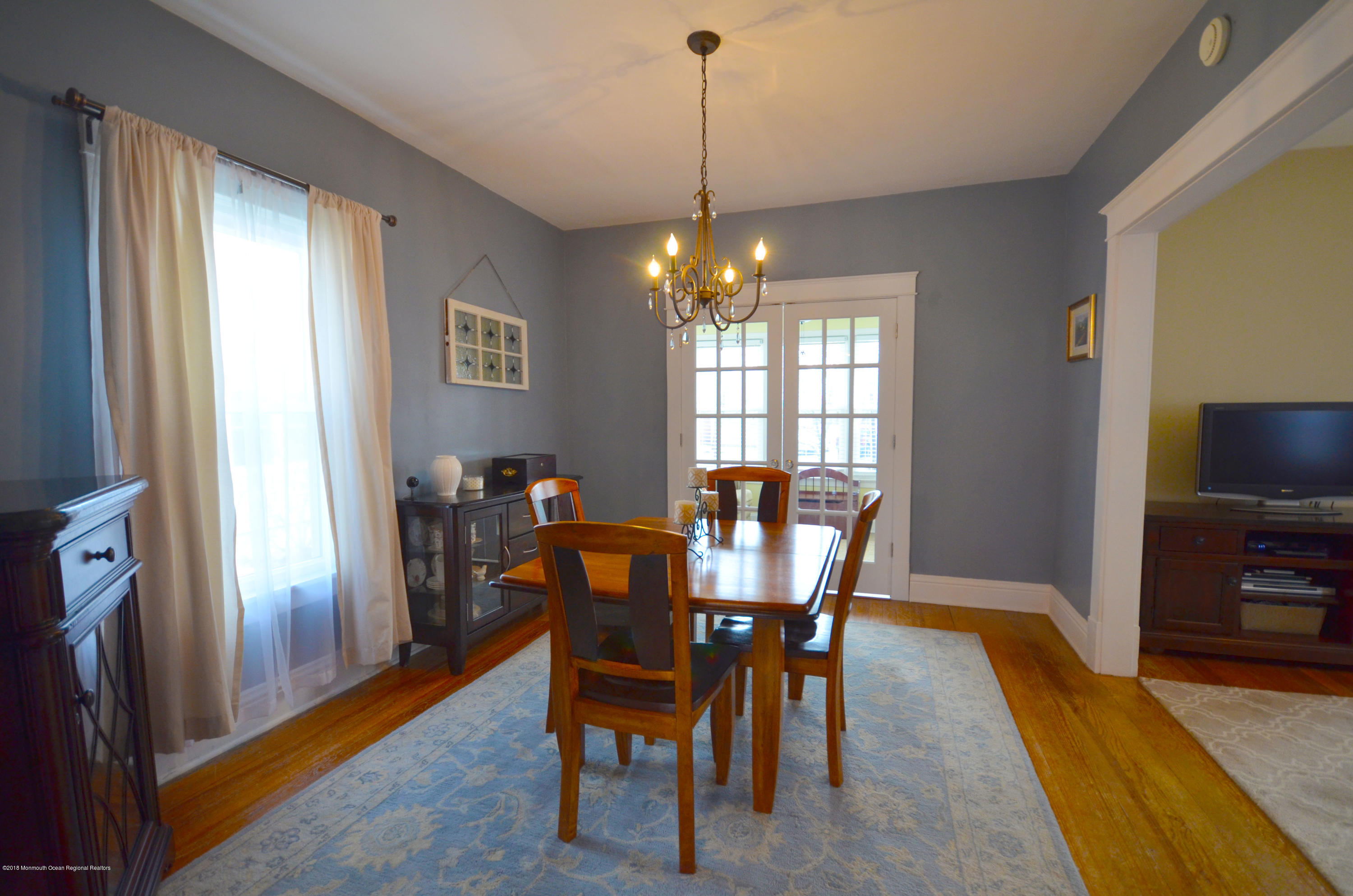 215 Cooper Road Red Bank, NJ 07701 - Photo 14 of 38 215_Cooper_52