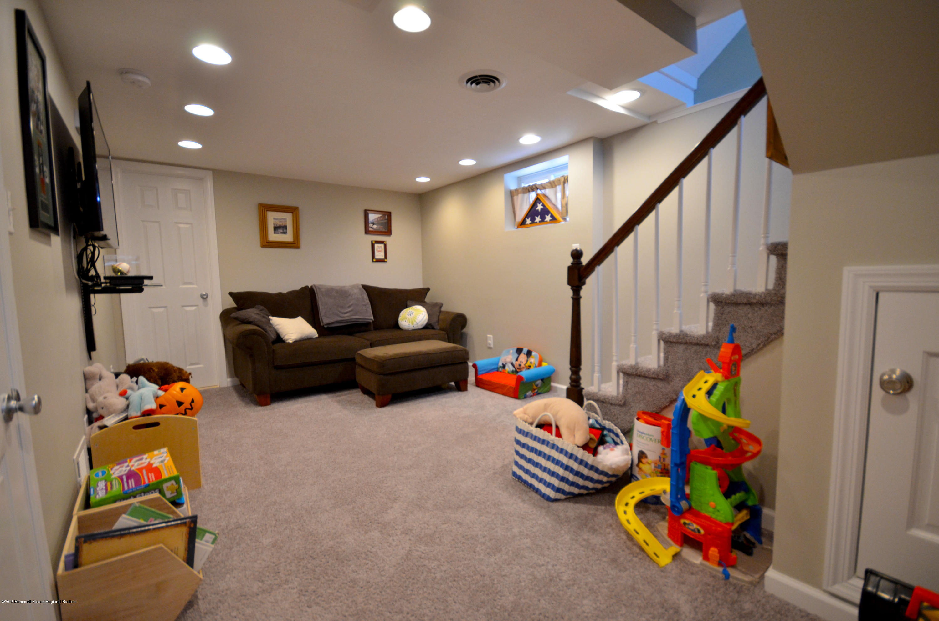 215 Cooper Road Red Bank, NJ 07701 - Photo 29 of 38 215_Cooper_46