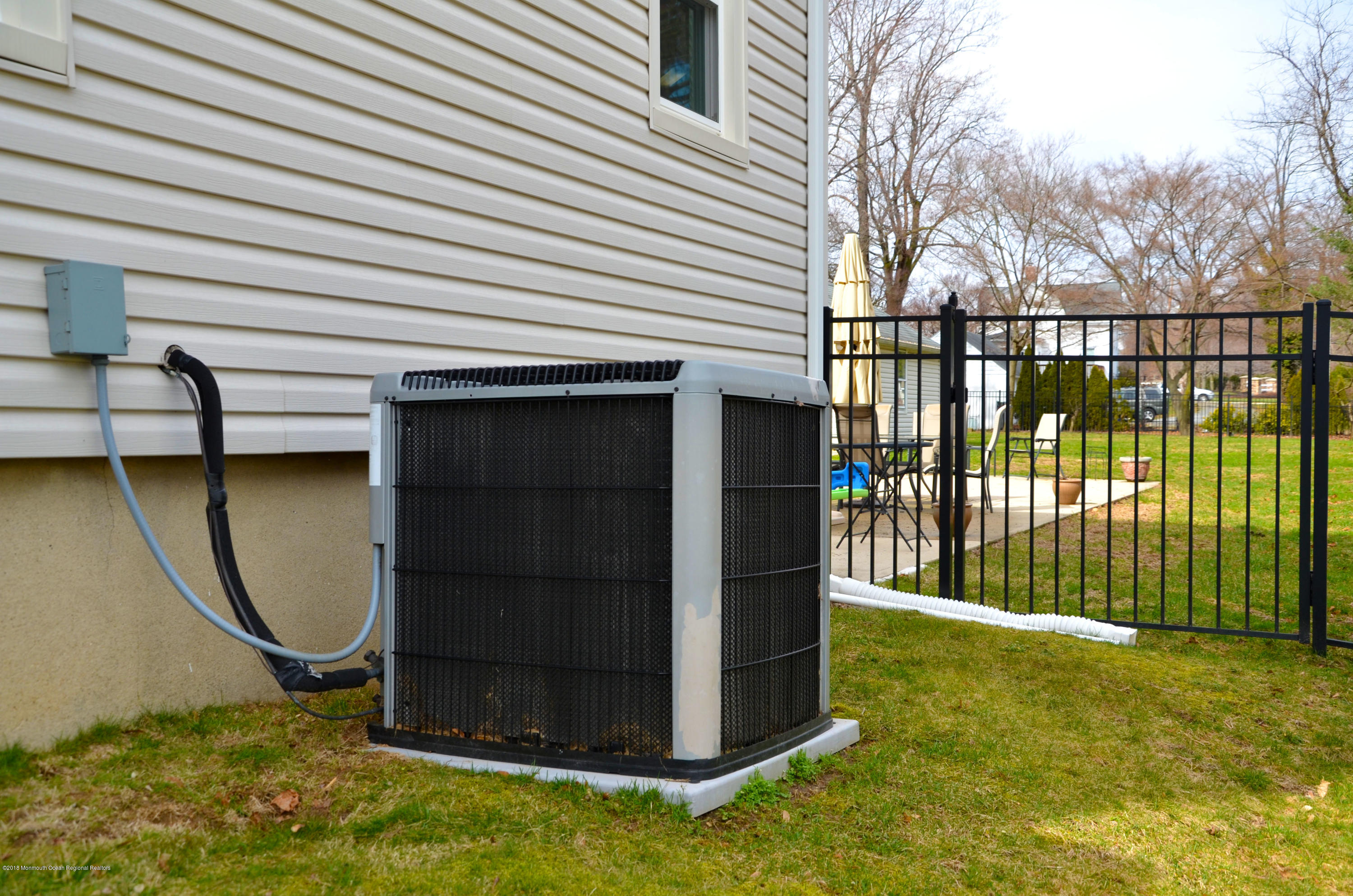 215 Cooper Road Red Bank, NJ 07701 - Photo 33 of 38 215_Cooper_10