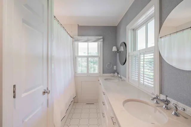 $7,200,000 | 110 Baxter Road, Nantucket, MA 02554