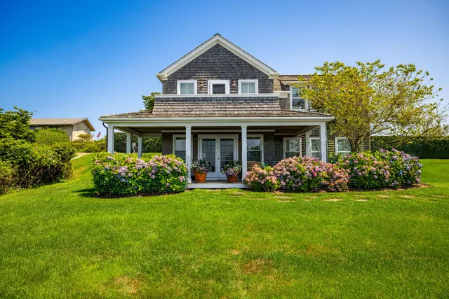 $7,200,000 | 110 Baxter Road, Nantucket, MA 02554
