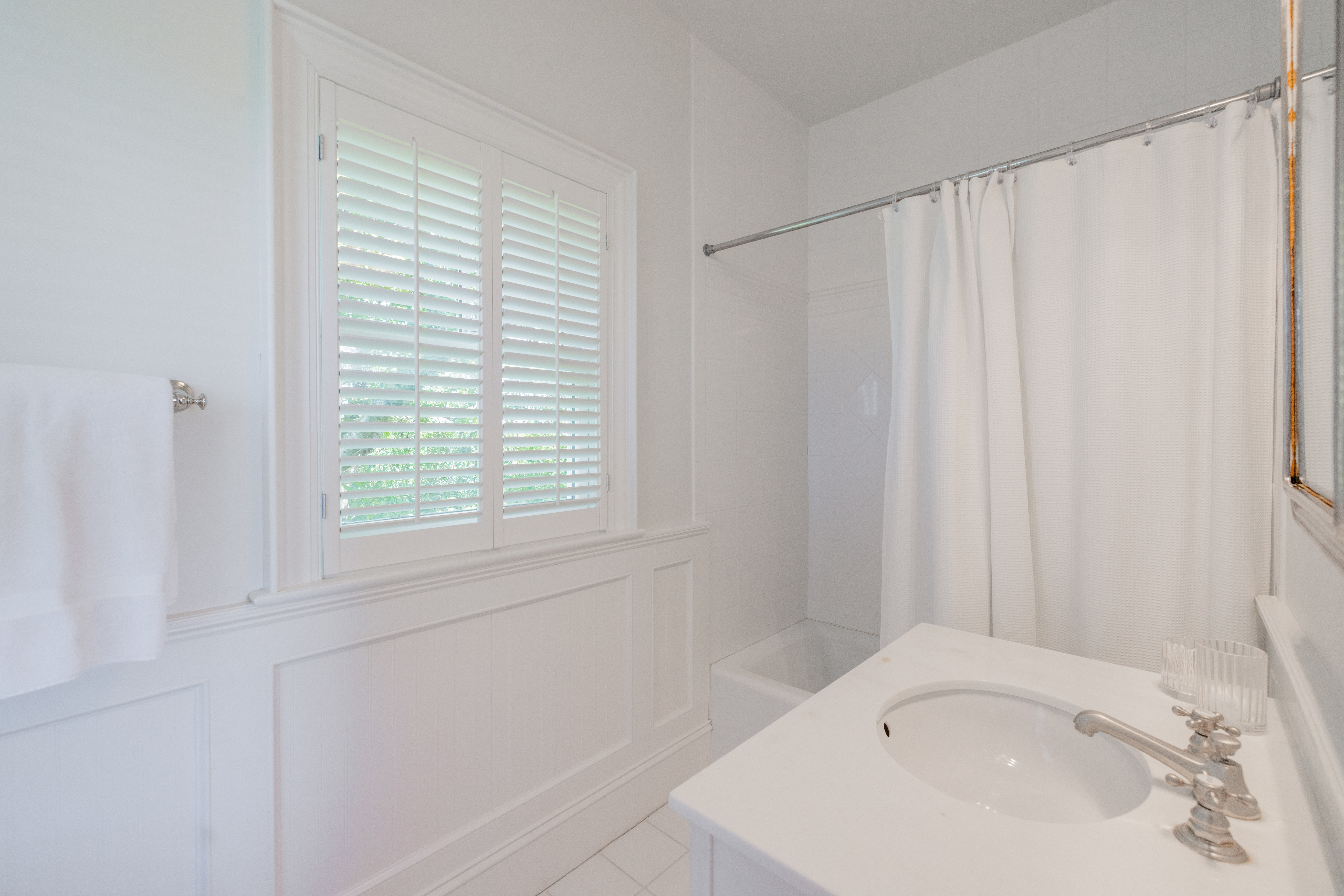 110 Baxter Road Nantucket, MA 02554 - Photo 44 of 46 Guest House Second Floor Master Bath